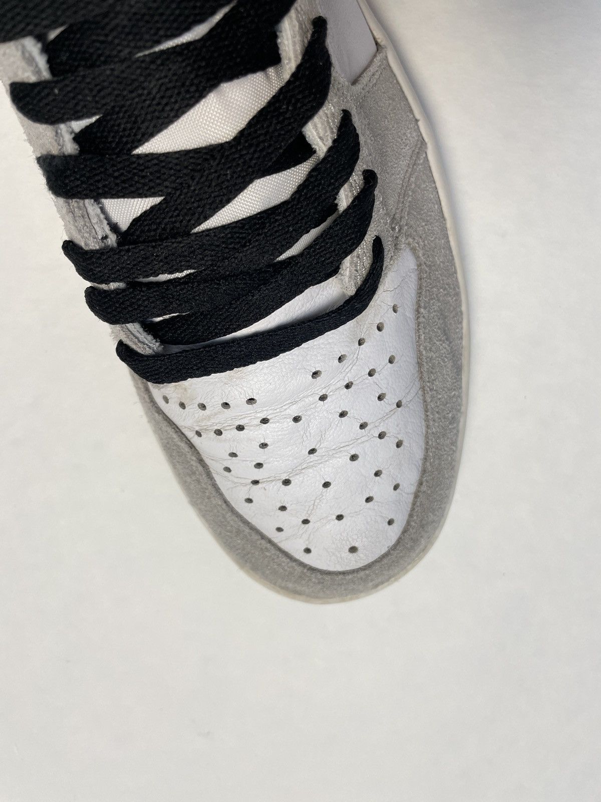 Jordan Brand Air Jordan 1 Retro High OG Particle Grey Size US 10.5 / EU 43-44 - 13 Thumbnail