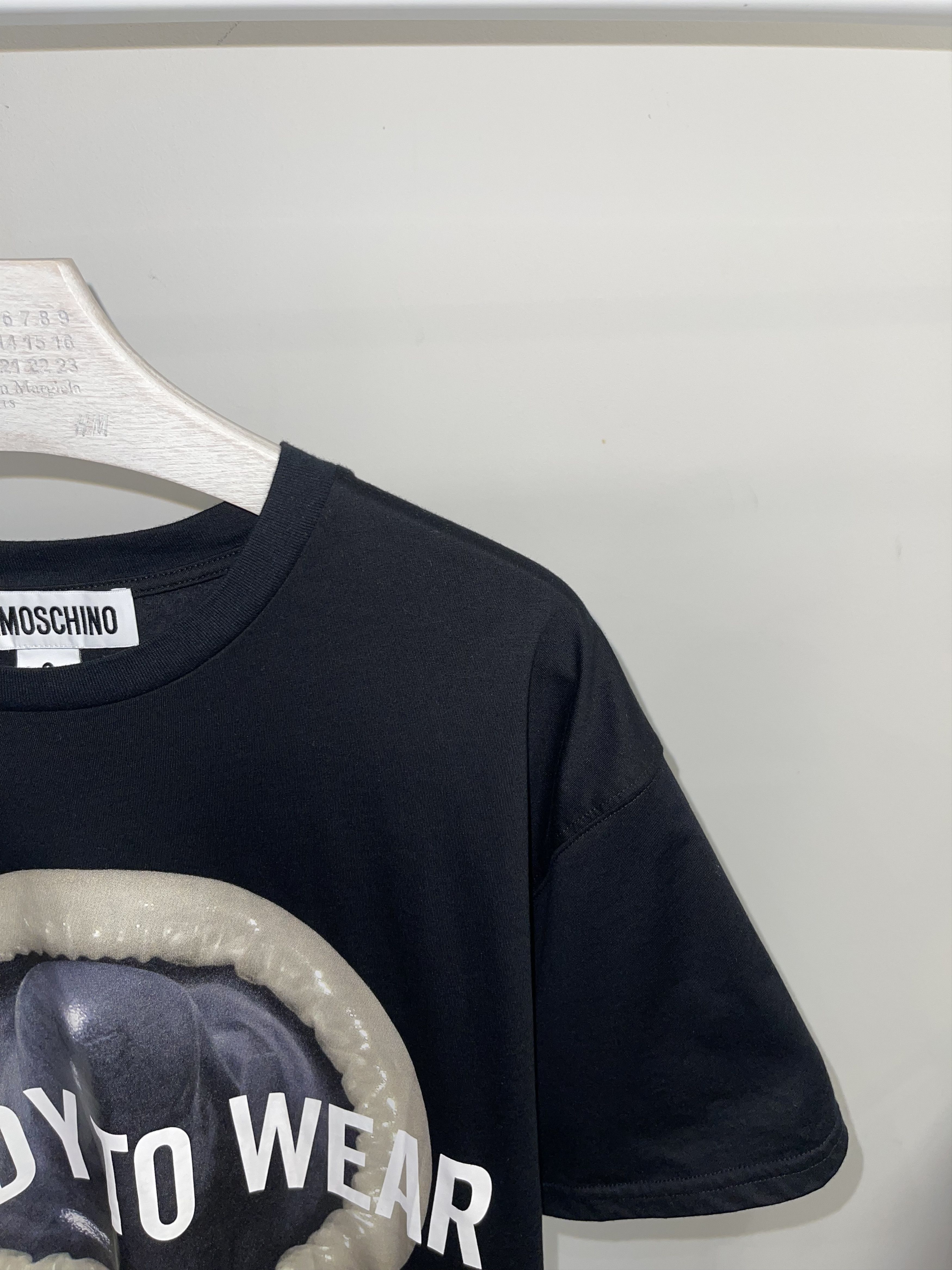 Moschino FW18 Moschino X H&M "Ready To Wear" Abstract Logo T-Shirt Size US S / EU 44-46 / 1 - 2 Thumbnail