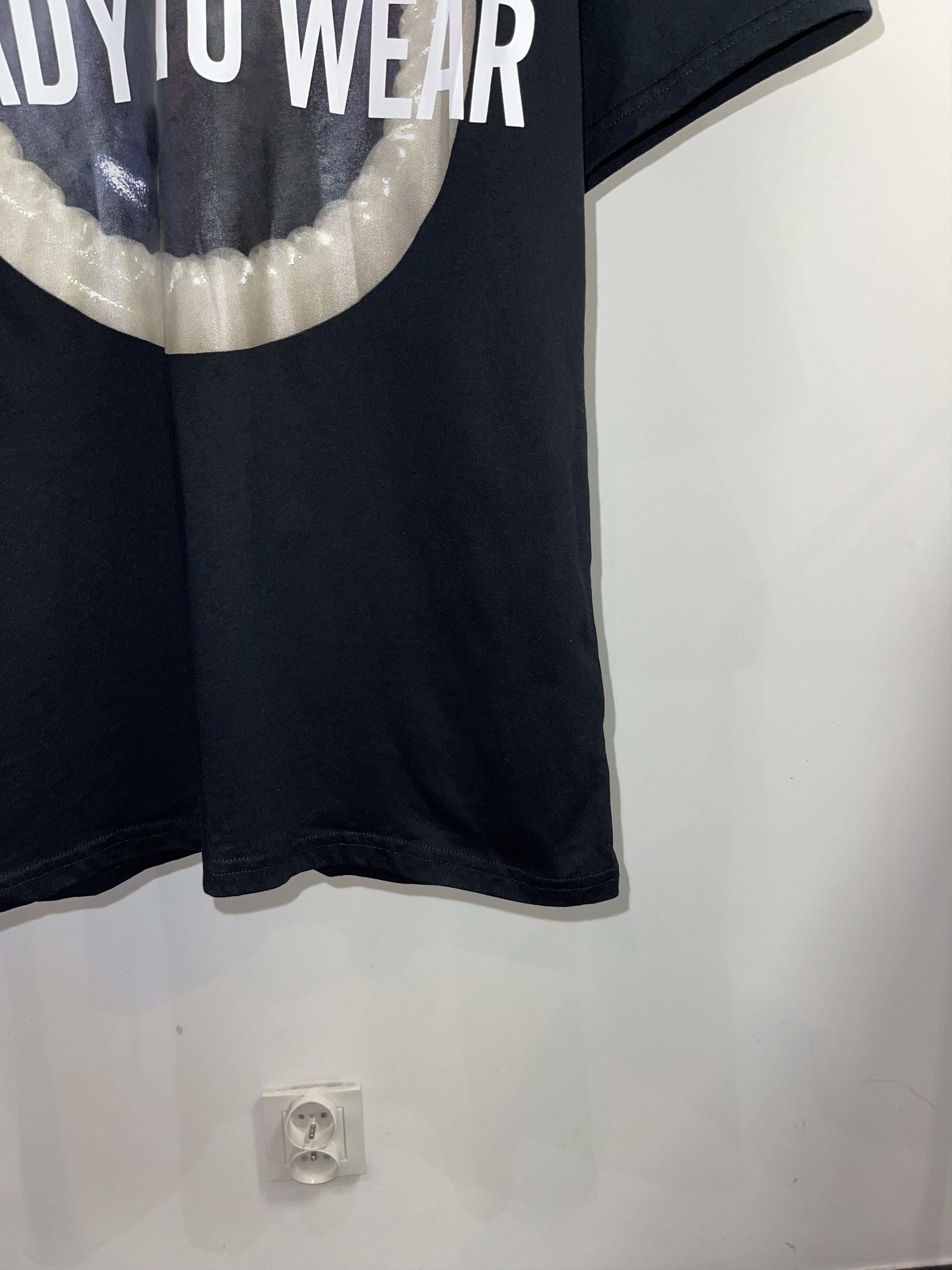 Moschino FW18 Moschino X H&M "Ready To Wear" Abstract Logo T-Shirt Size US S / EU 44-46 / 1 - 3 Thumbnail