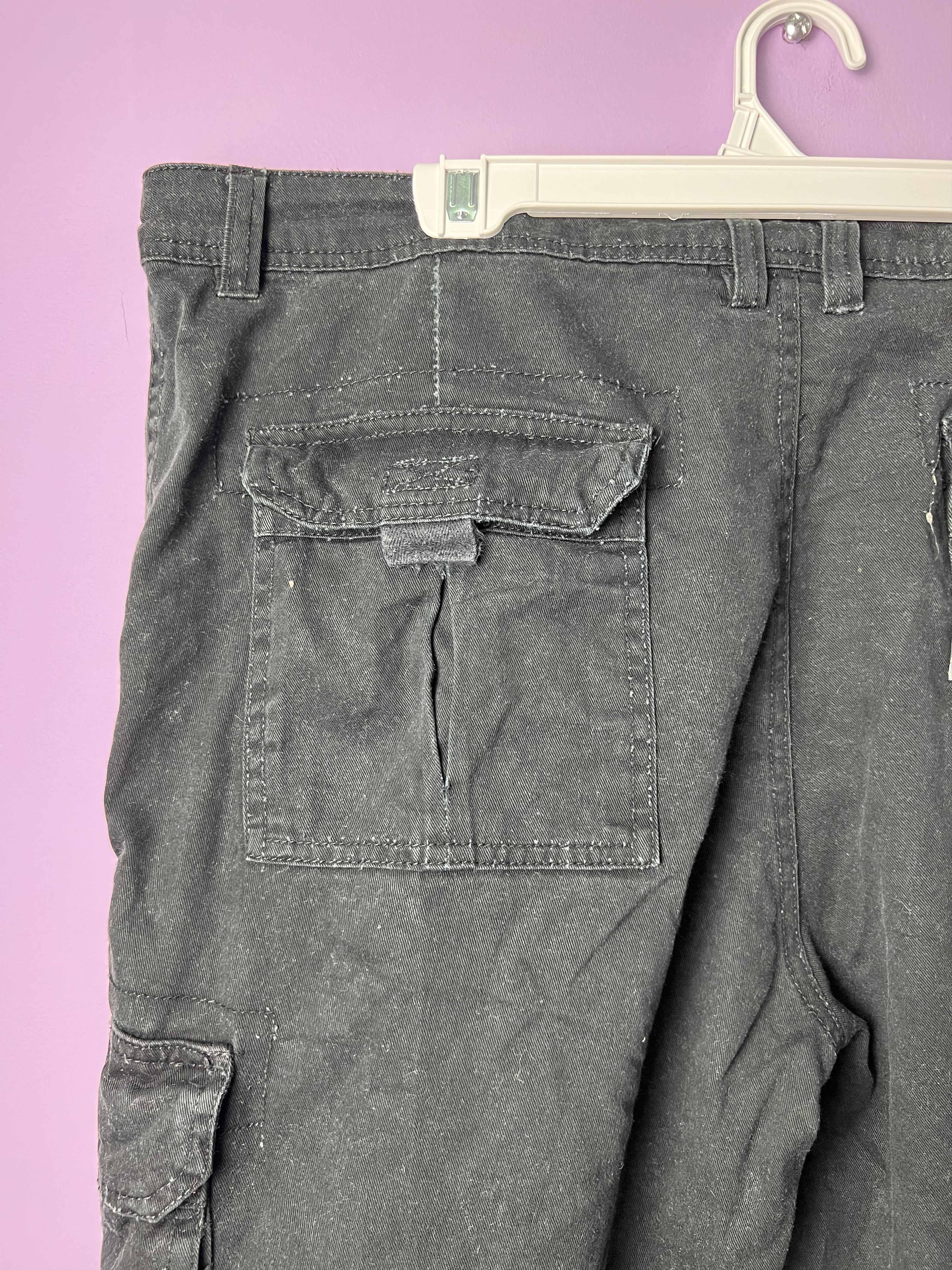 Japanese Brand 🔥Black Pro Club Cargo Pants Size US 41 - 11 Thumbnail