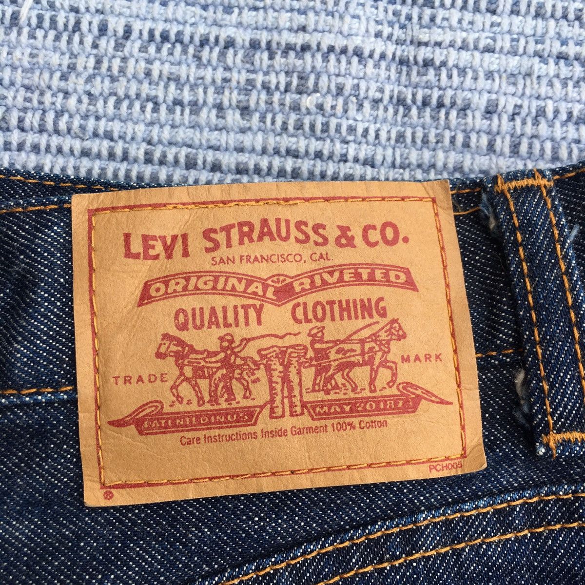 Levi's vintage 00’ denim skirt Size 26" / US 2 / IT 38 - 4 Thumbnail