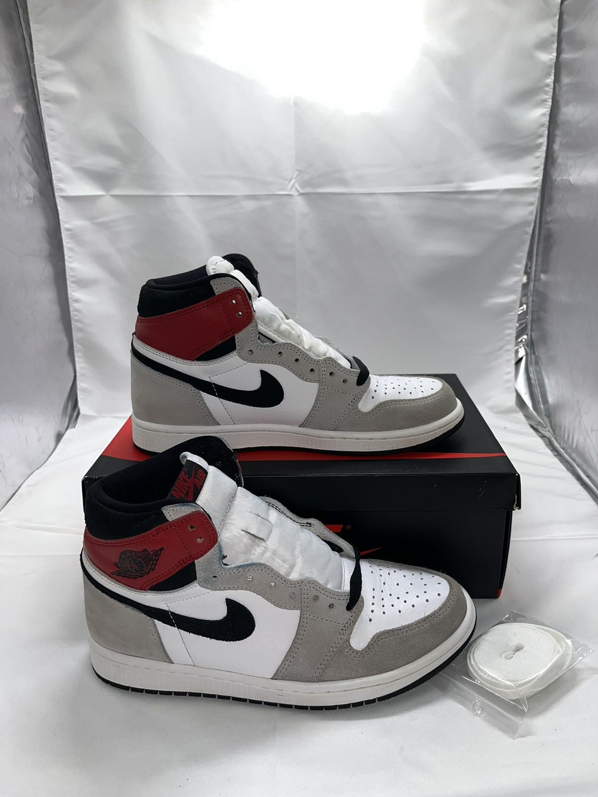 nike jordan 1 retro light smoke grey