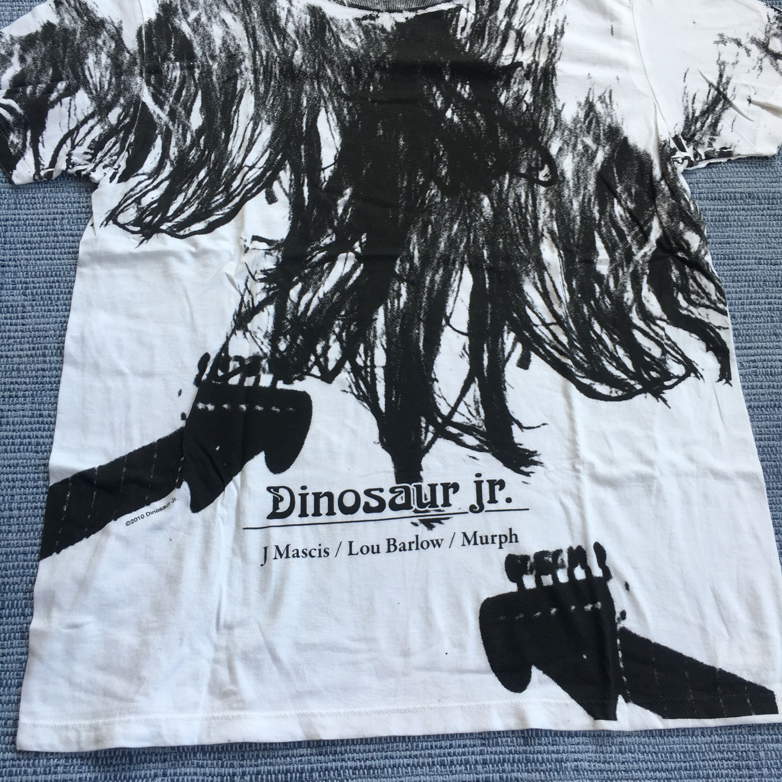 Band Tees dinasour jr band Size US M / EU 48-50 / 2 - 5 Thumbnail