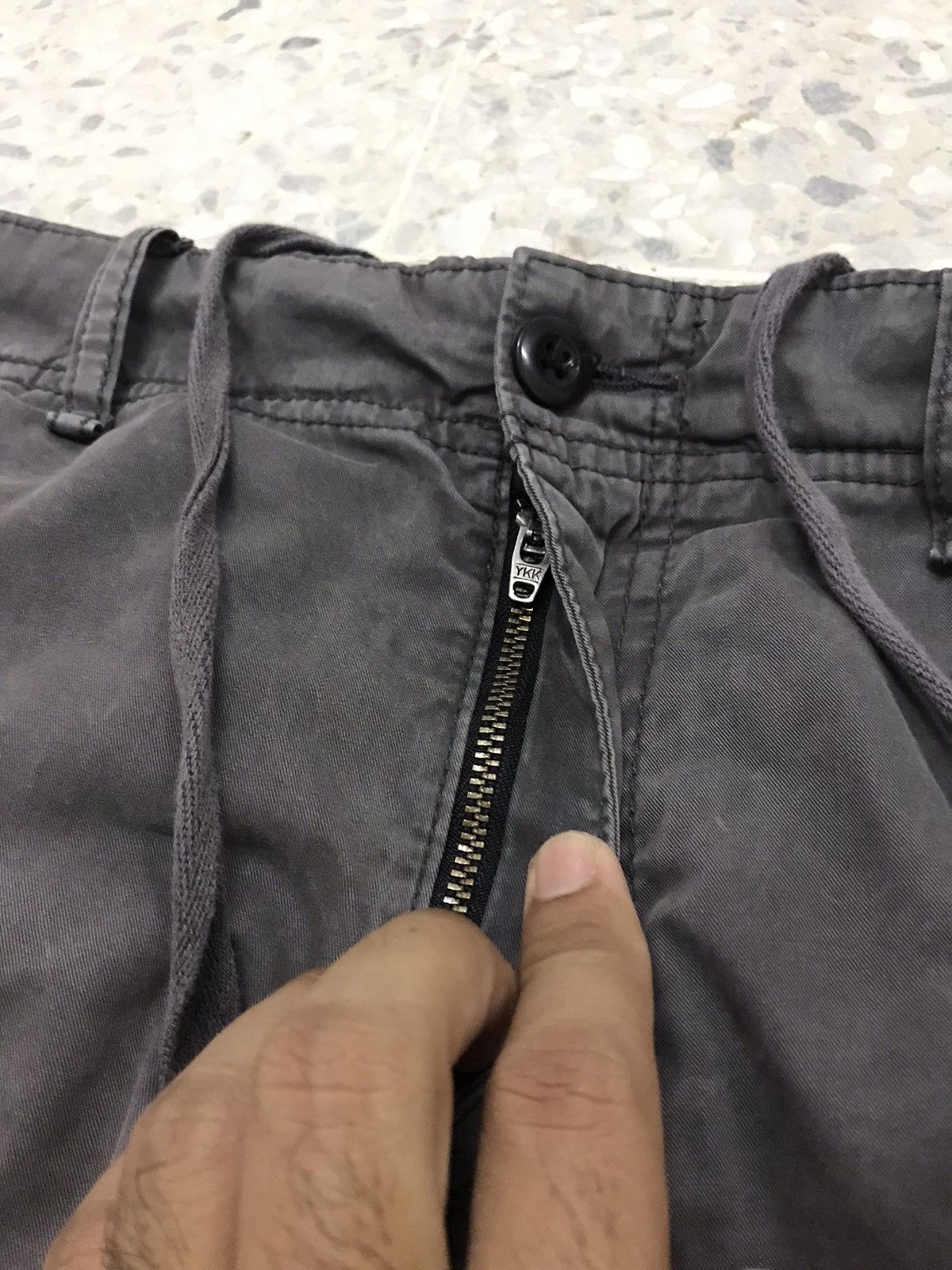 Japanese Brand Vintage Uniqlo Faded Colour Straight Cut Cargo Pants Size US 33 - 5 Thumbnail