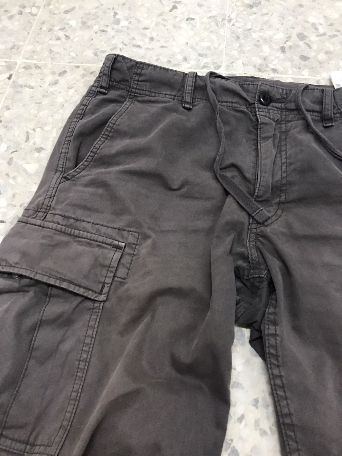 Japanese Brand Vintage Uniqlo Faded Colour Straight Cut Cargo Pants Size US 33 - 3 Thumbnail