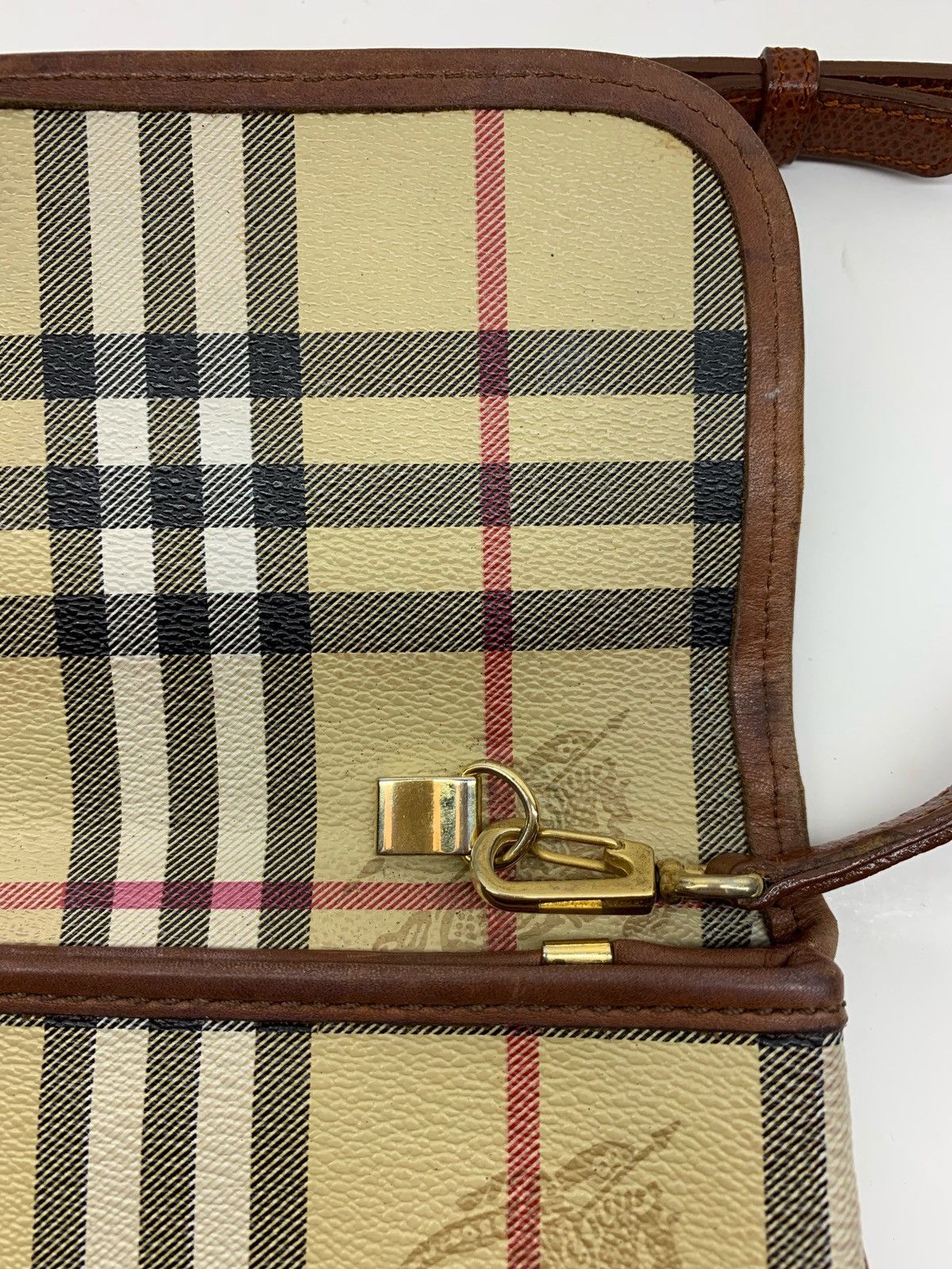 Burberry × Vintage 🔥Authentic Burberry's Monogram Crossbody Sling Bag Size ONE SIZE - 9 Thumbnail