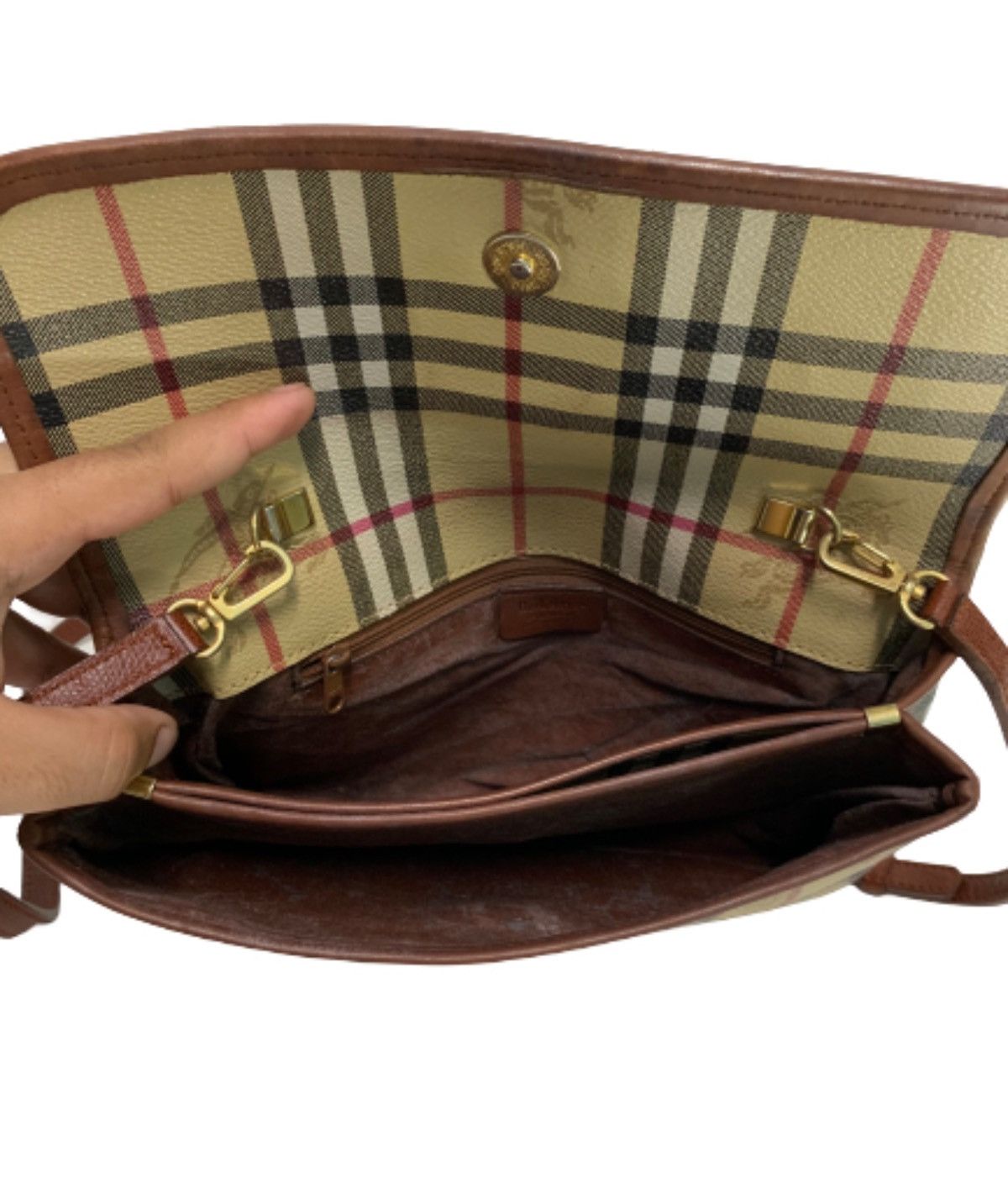Burberry × Vintage 🔥Authentic Burberry's Monogram Crossbody Sling Bag Size ONE SIZE - 11 Thumbnail