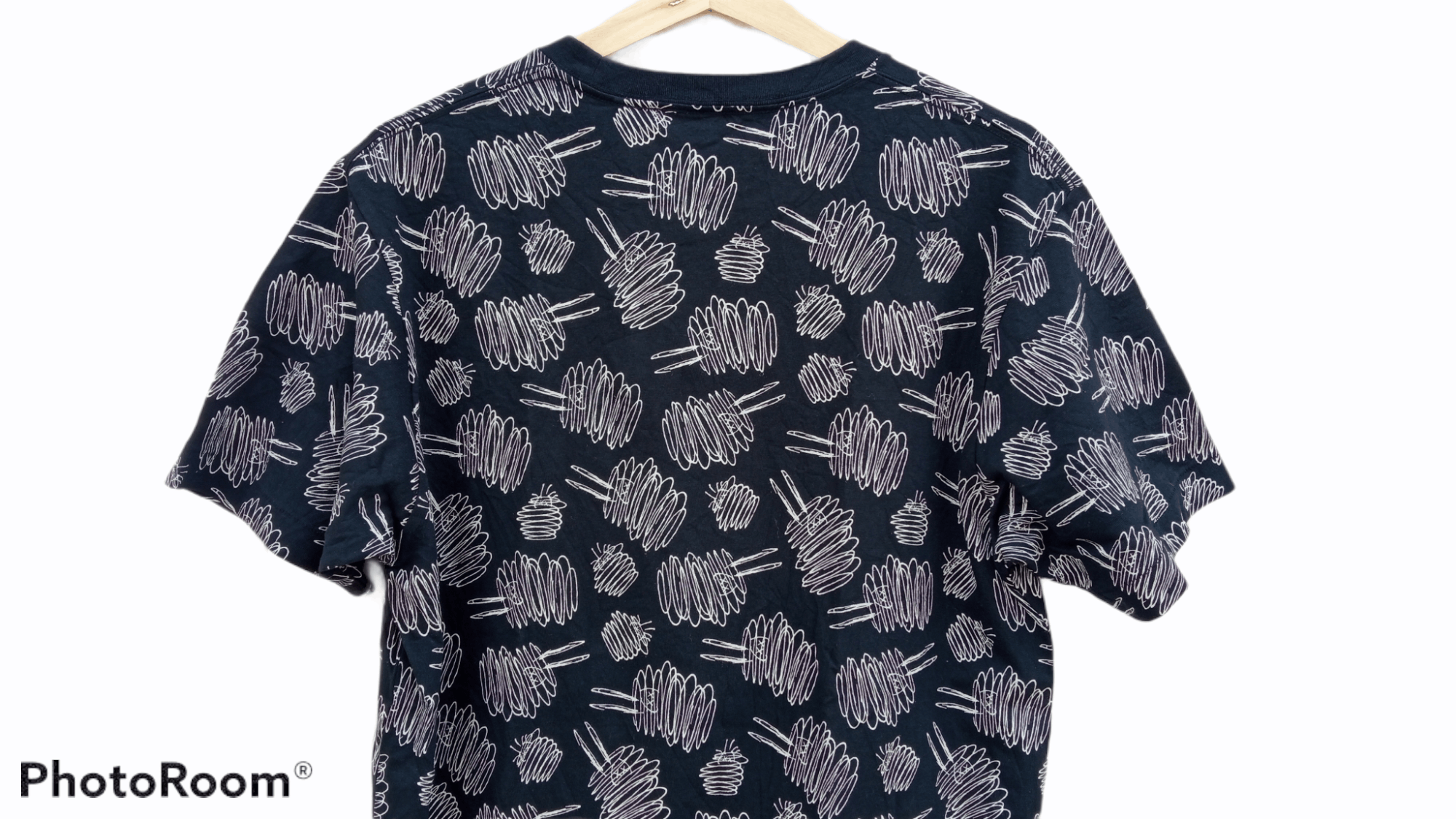 Japanese Brand × Kaws × Uniqlo 🔥🔥UT x Kaws x Peanuts All Over Fullprint T-Shirt Size US M / EU 48-50 / 2 - 9 Thumbnail