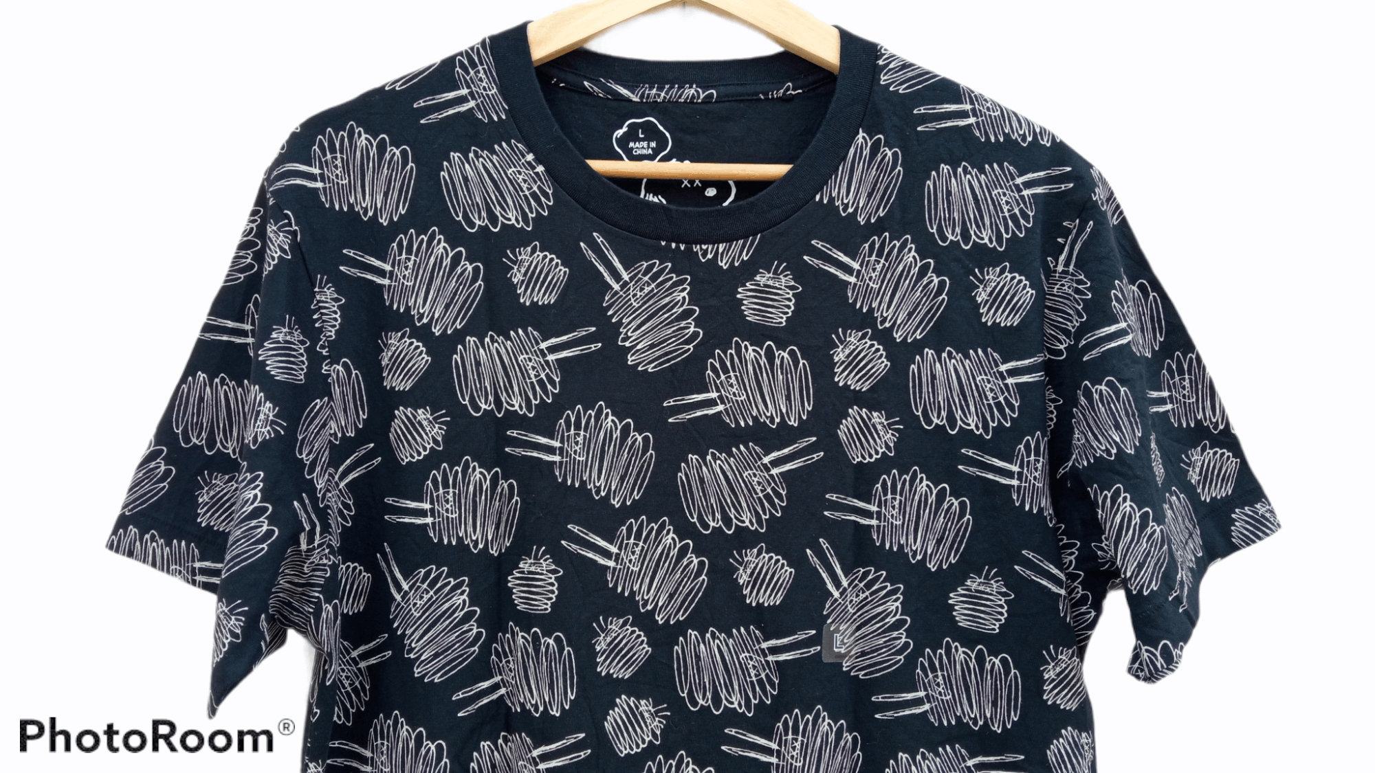 Japanese Brand × Kaws × Uniqlo 🔥🔥UT x Kaws x Peanuts All Over Fullprint T-Shirt Size US M / EU 48-50 / 2 - 6 Thumbnail