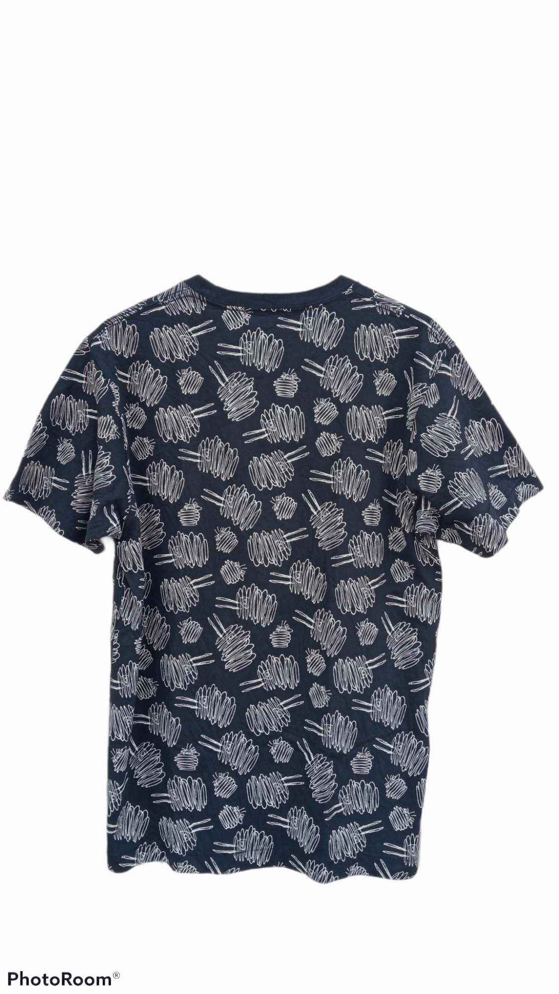Japanese Brand × Kaws × Uniqlo 🔥🔥UT x Kaws x Peanuts All Over Fullprint T-Shirt Size US M / EU 48-50 / 2 - 8 Thumbnail