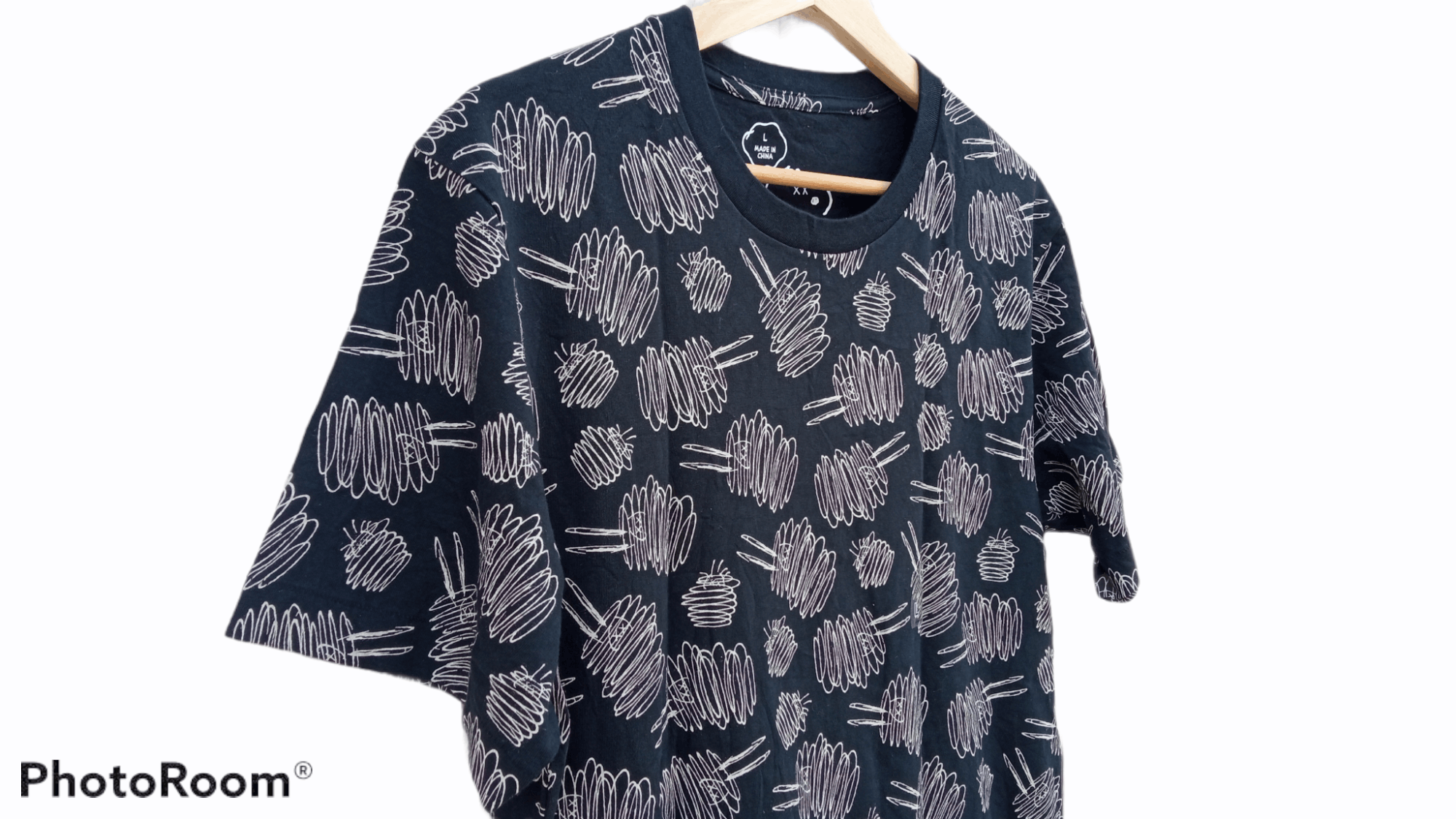 Japanese Brand × Kaws × Uniqlo 🔥🔥UT x Kaws x Peanuts All Over Fullprint T-Shirt Size US M / EU 48-50 / 2 - 7 Thumbnail