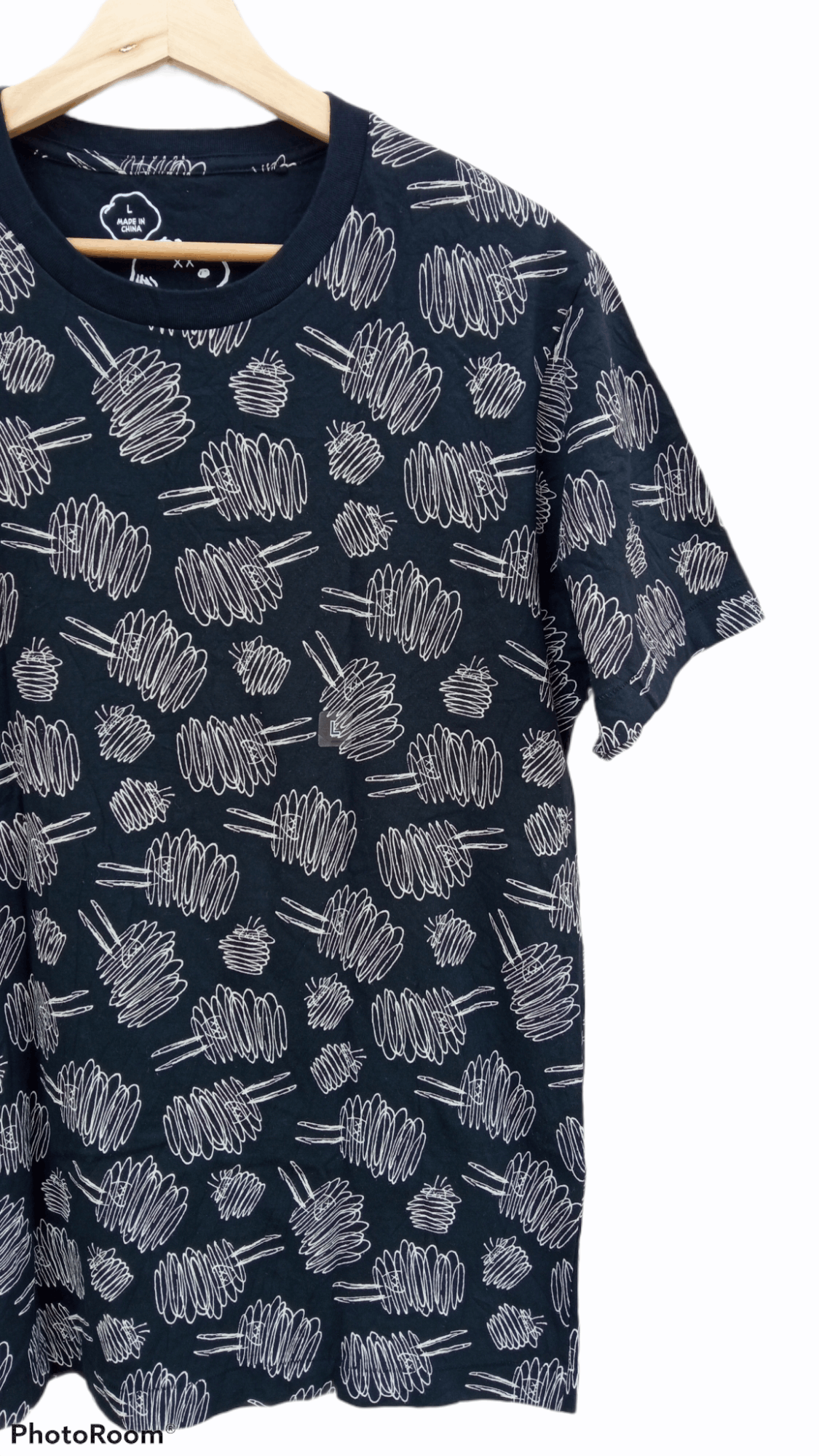 Japanese Brand × Kaws × Uniqlo 🔥🔥UT x Kaws x Peanuts All Over Fullprint T-Shirt Size US M / EU 48-50 / 2 - 5 Thumbnail