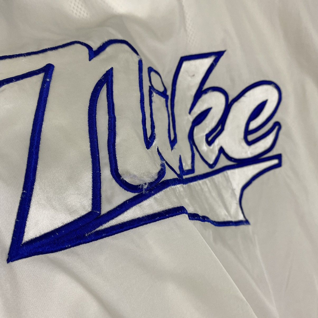 Nike VINTAGE NIKE NYLON VARSITY JACKET NICE DESIGN Size US L / EU 52-54 / 3 - 9 Thumbnail