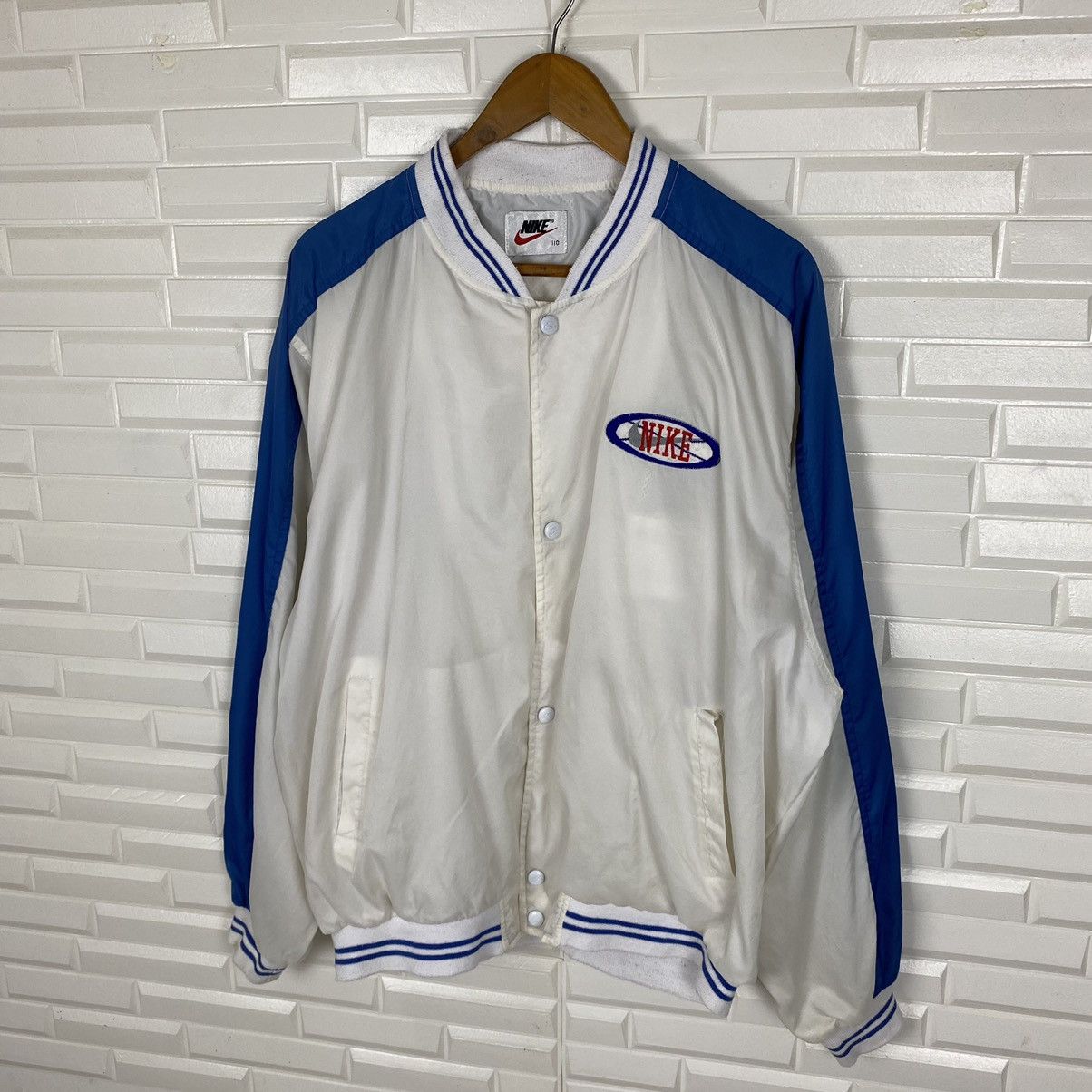 Nike VINTAGE NIKE NYLON VARSITY JACKET NICE DESIGN Size US L / EU 52-54 / 3 - 3 Thumbnail