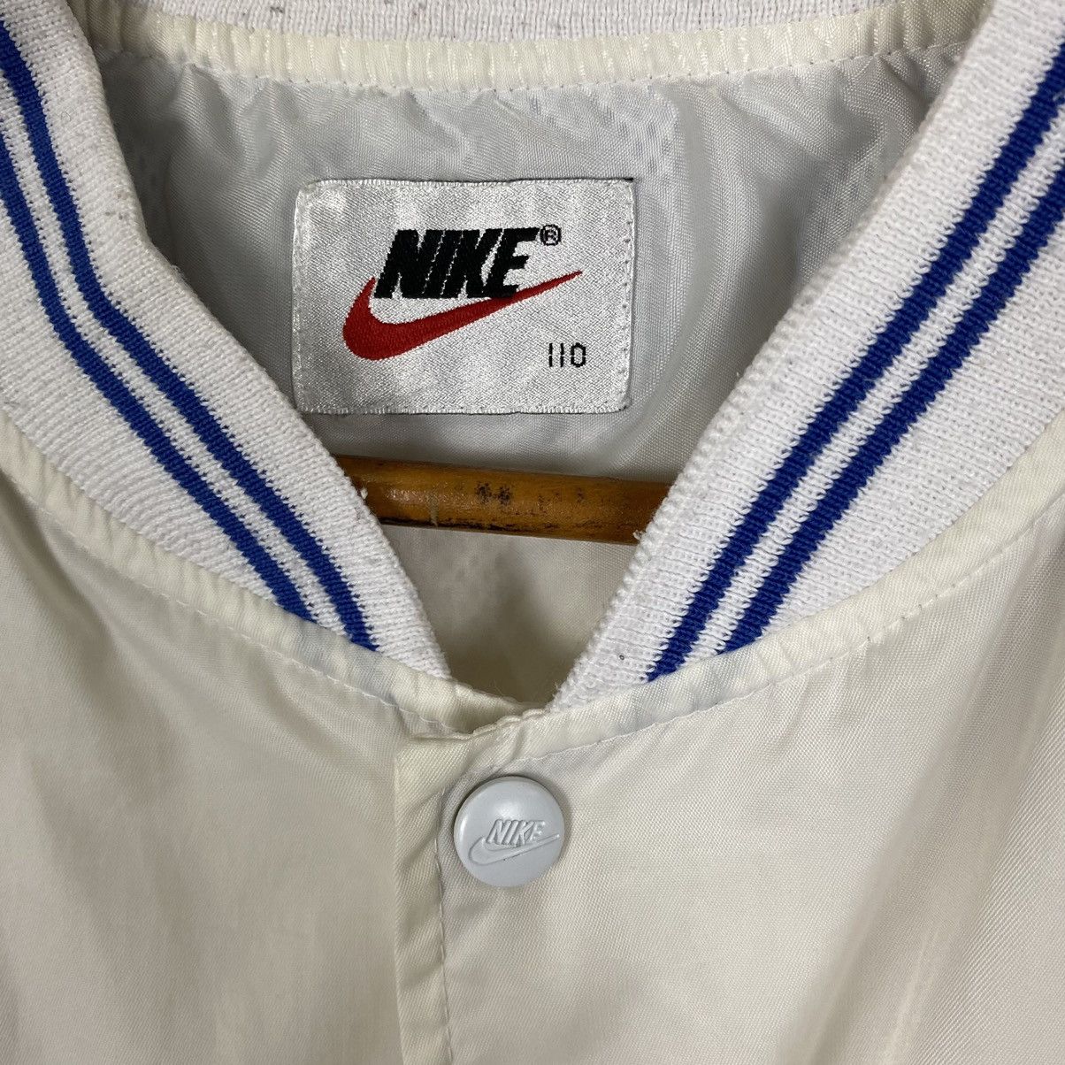 Nike VINTAGE NIKE NYLON VARSITY JACKET NICE DESIGN Size US L / EU 52-54 / 3 - 8 Thumbnail