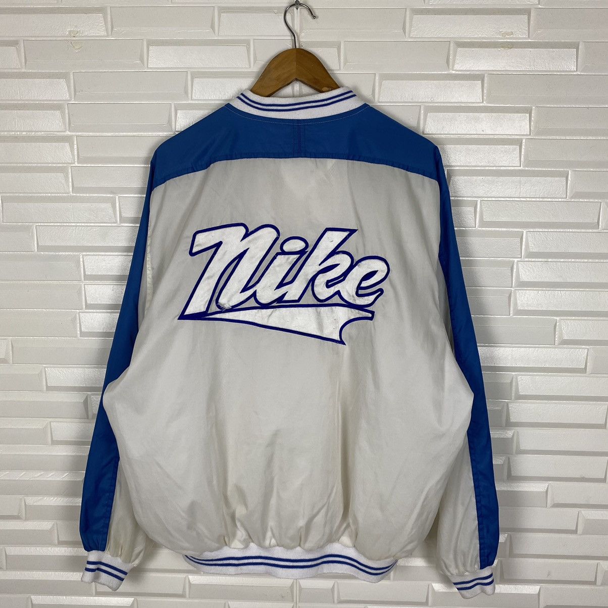 Nike VINTAGE NIKE NYLON VARSITY JACKET NICE DESIGN Size US L / EU 52-54 / 3 - 1 Thumbnail