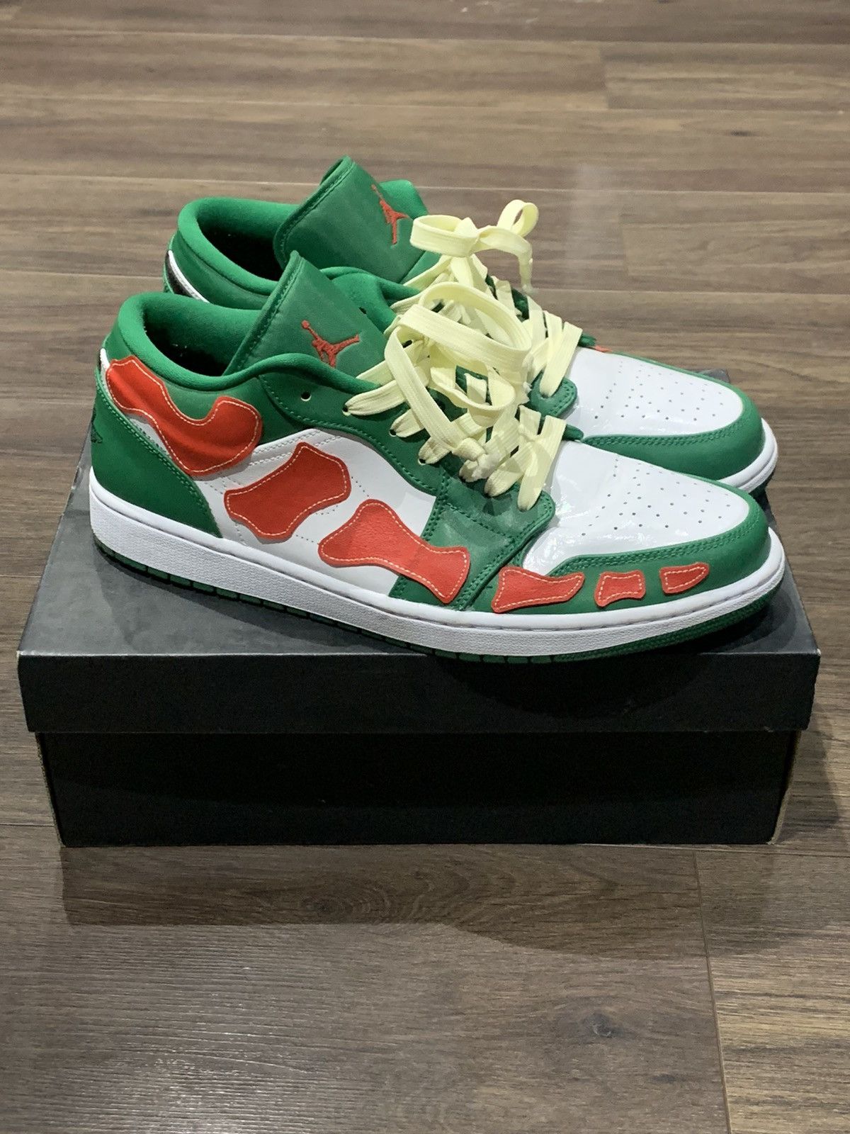 Custom × Nike Edmond looi custom Dino Air Jordan 1 Low Pine Green | Grailed