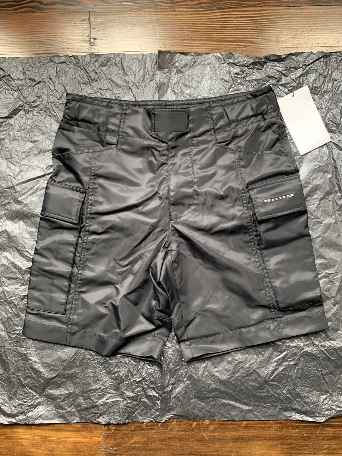 Alyx hot sale cargo shorts