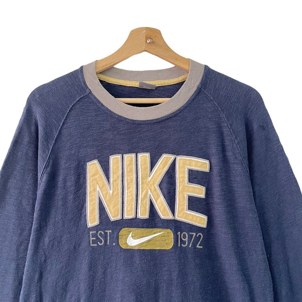 Nike Vintage Nike Embroidered Spellout Logo Longsleeve Tshirt Size US M / EU 48-50 / 2 - 4 Thumbnail