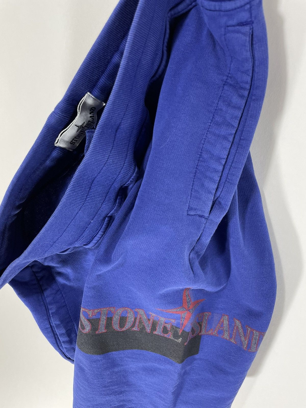 Stone Island stone island reflective logo sweatshorts Size US 30 / EU 46 - 4 Thumbnail