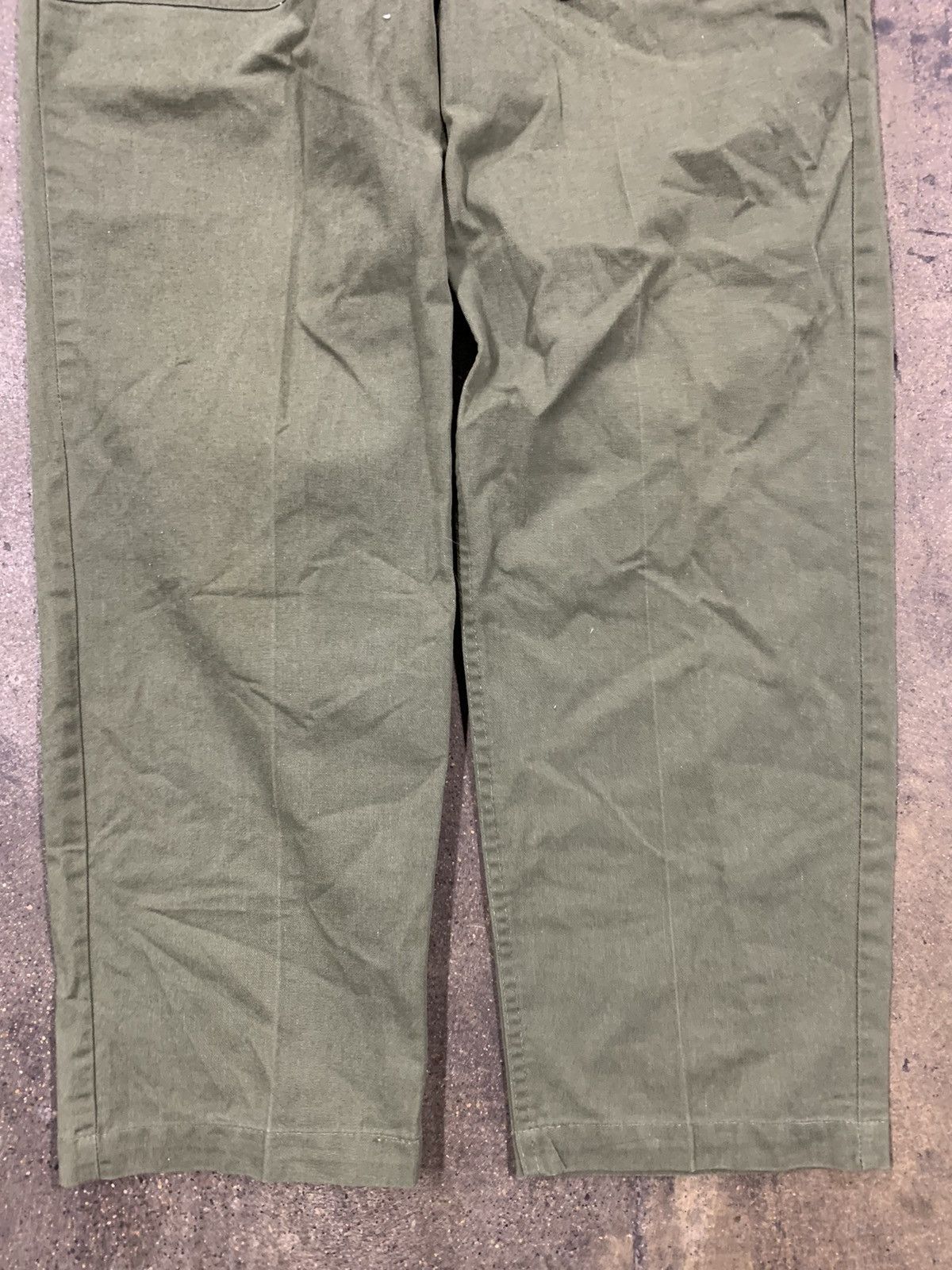 Vintage Vintage Military Patched Cargo Pants 30x29 Size US 29 - 2 Thumbnail