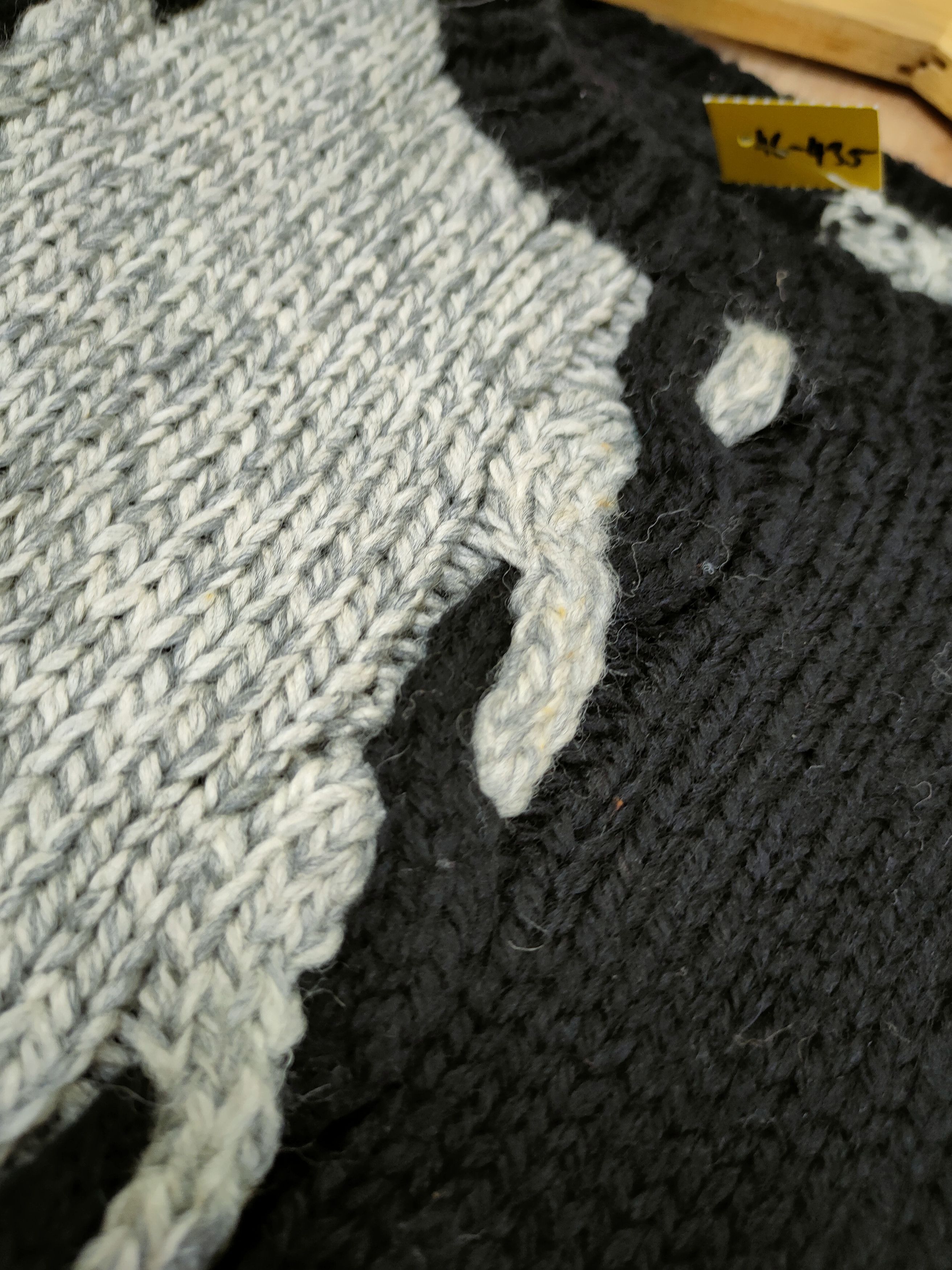 Aran Isles Knitwear DL Japan aran isle cable knitwear art wave #46-435 Size US L / EU 52-54 / 3 - 4 Thumbnail
