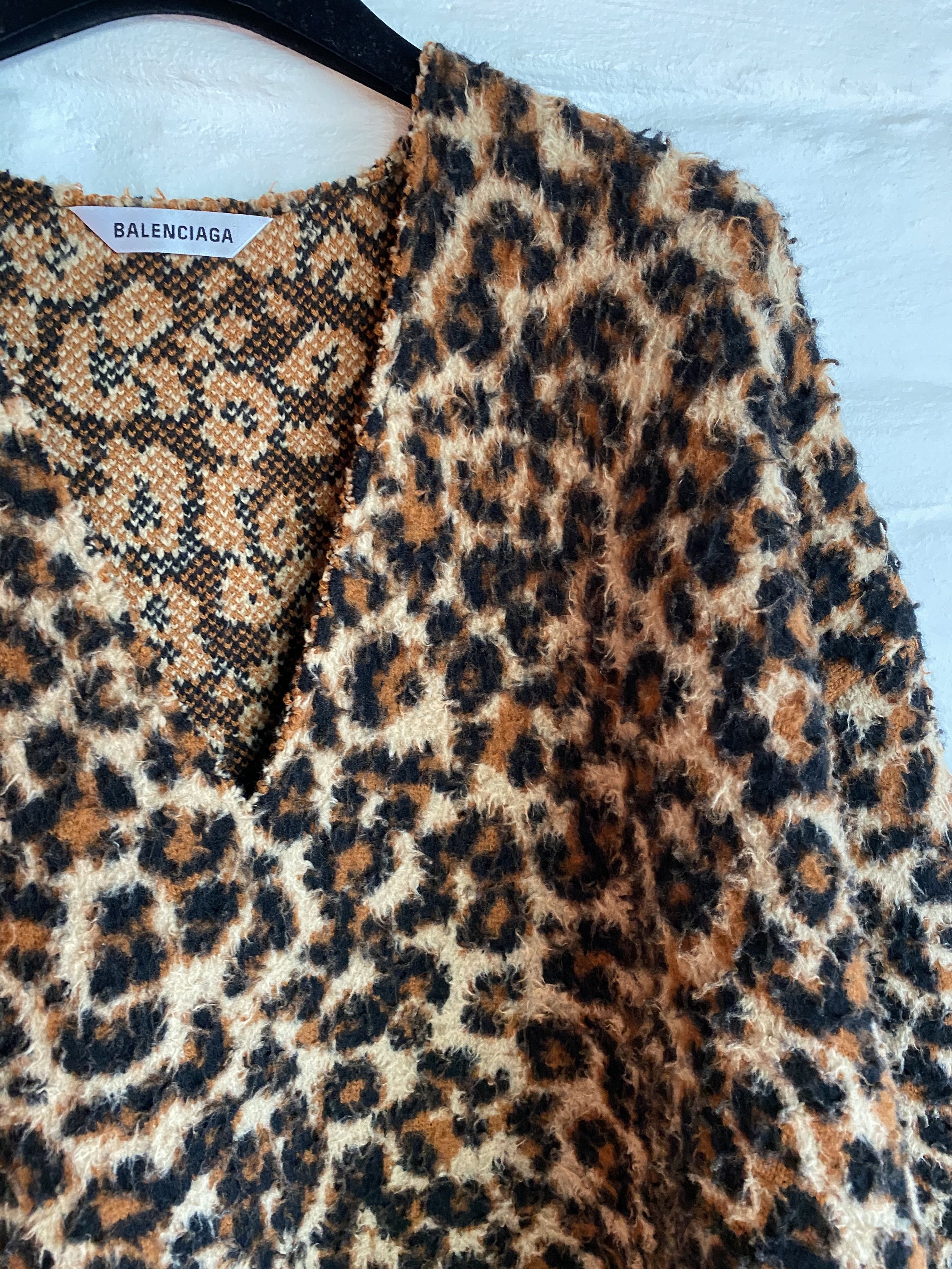 Balenciaga 1600£ BALENCIAGA LEOPARD V-NECK SWEATER Size US L / EU 52-54 / 3 - 2 Thumbnail