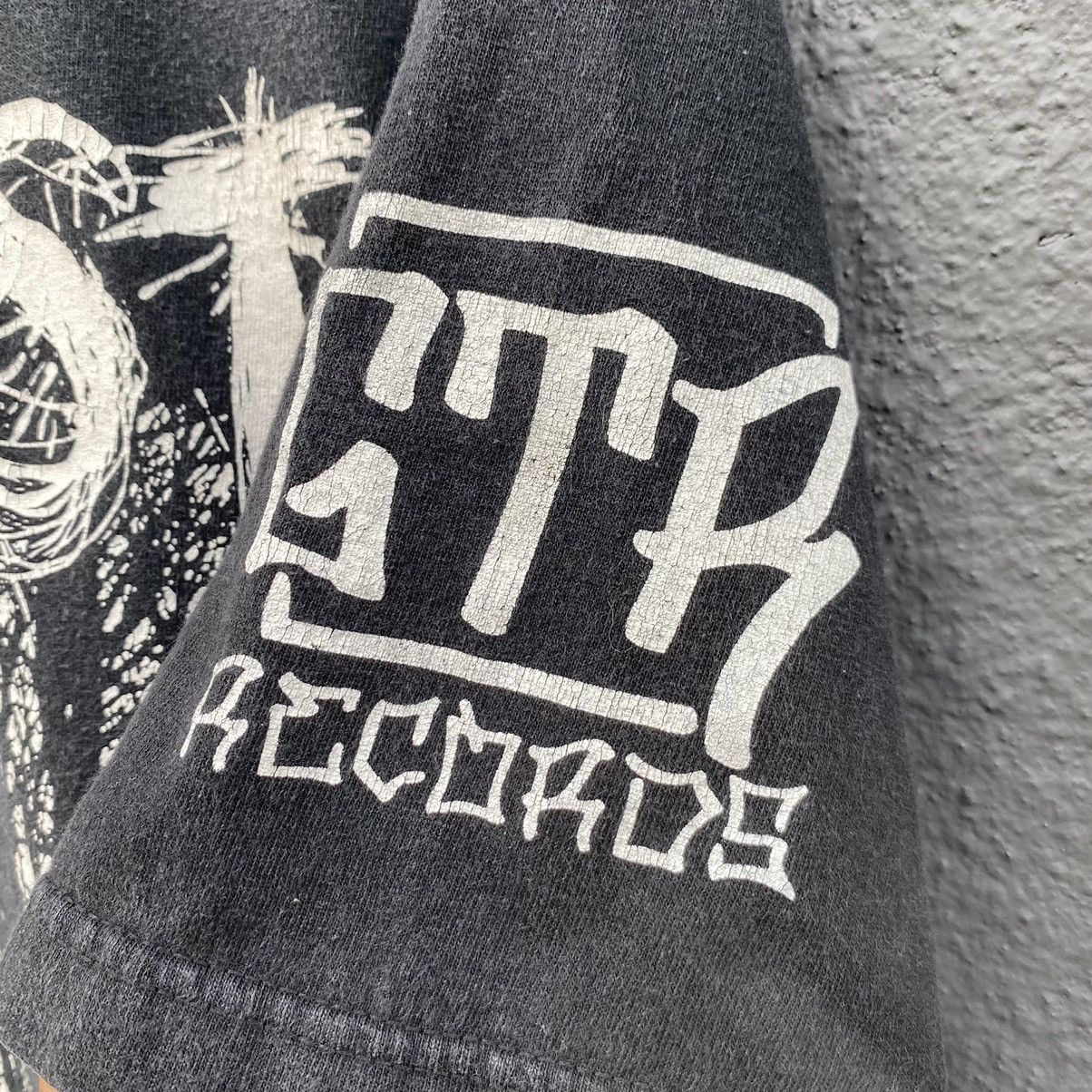 Band Tees Thrashed Faded Vintage Y2K Goldust Hardcore Band ERD GRUNGE Size US L / EU 52-54 / 3 - 3 Thumbnail