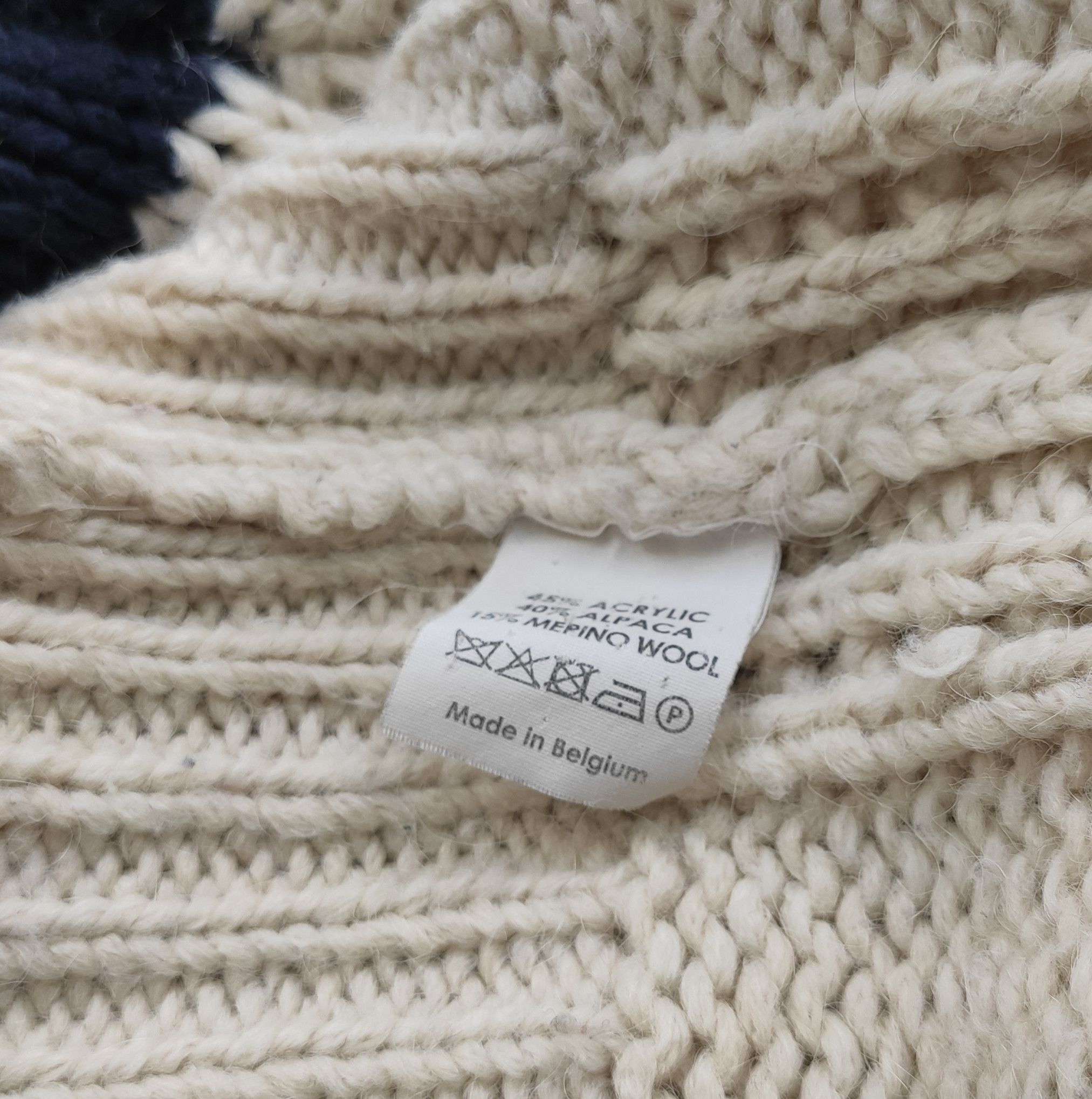 Dries Van Noten GRAIL! White/black turtleneck alpaca sweater FW11 Size US M / EU 48-50 / 2 - 8 Thumbnail