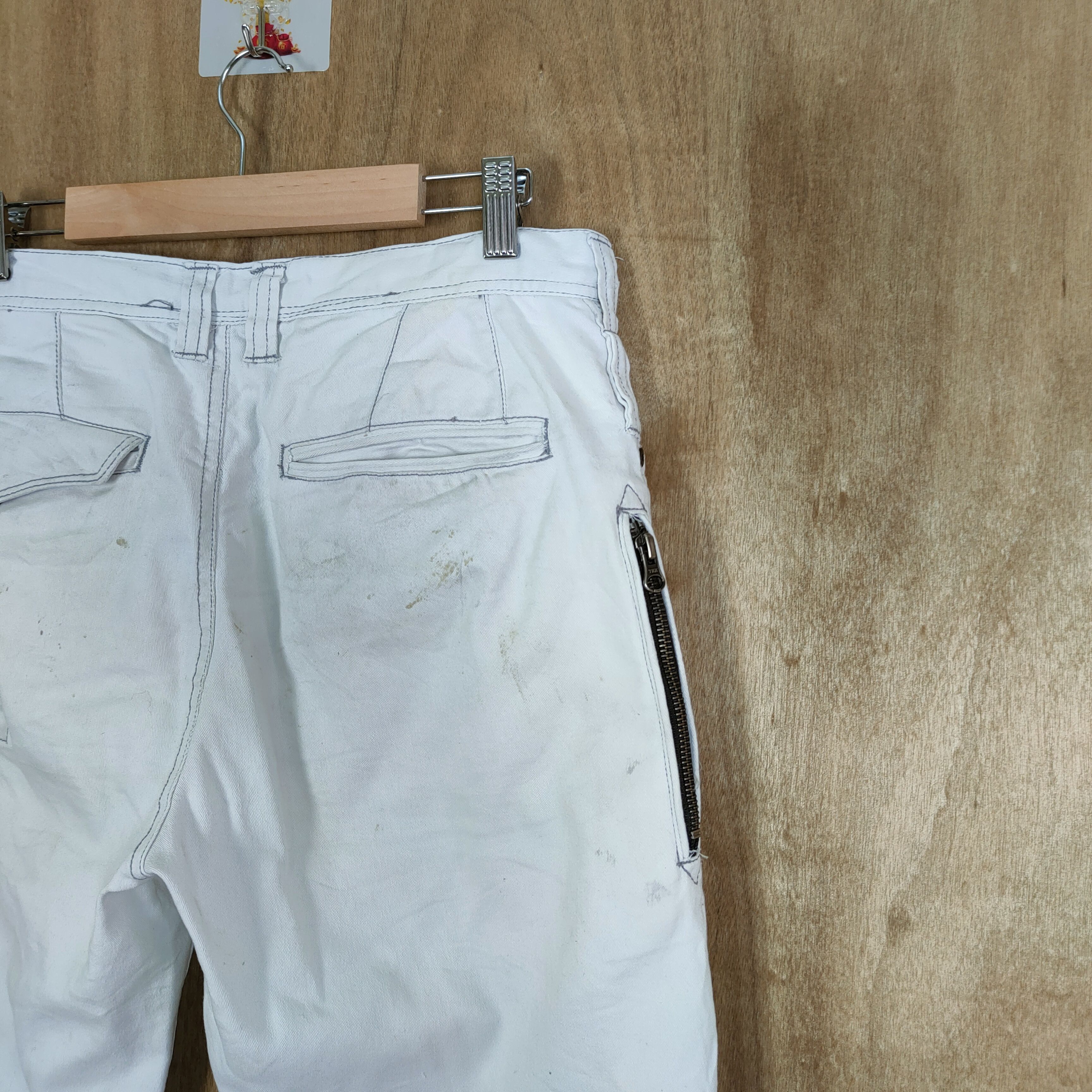 Japanese Brand DG WHITE FADED/ STAIN/ WORKWEAR CARGO PANTS Size US 30 / EU 46 - 8 Thumbnail