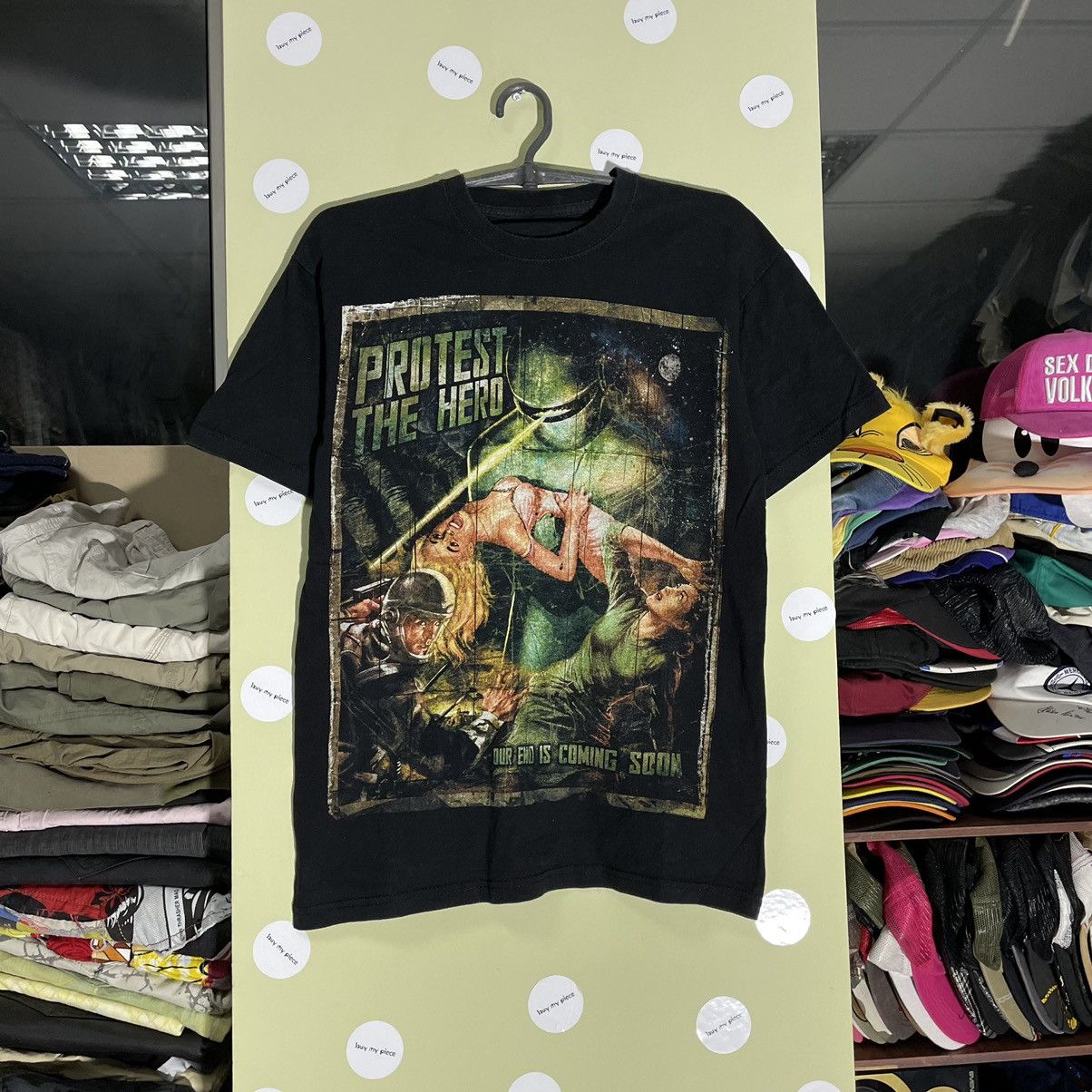 Vintage Vintage 90s Thrashed Graphic Tee Horror Occult Dark Slim M Size US M / EU 48-50 / 2 - 1 Thumbnail