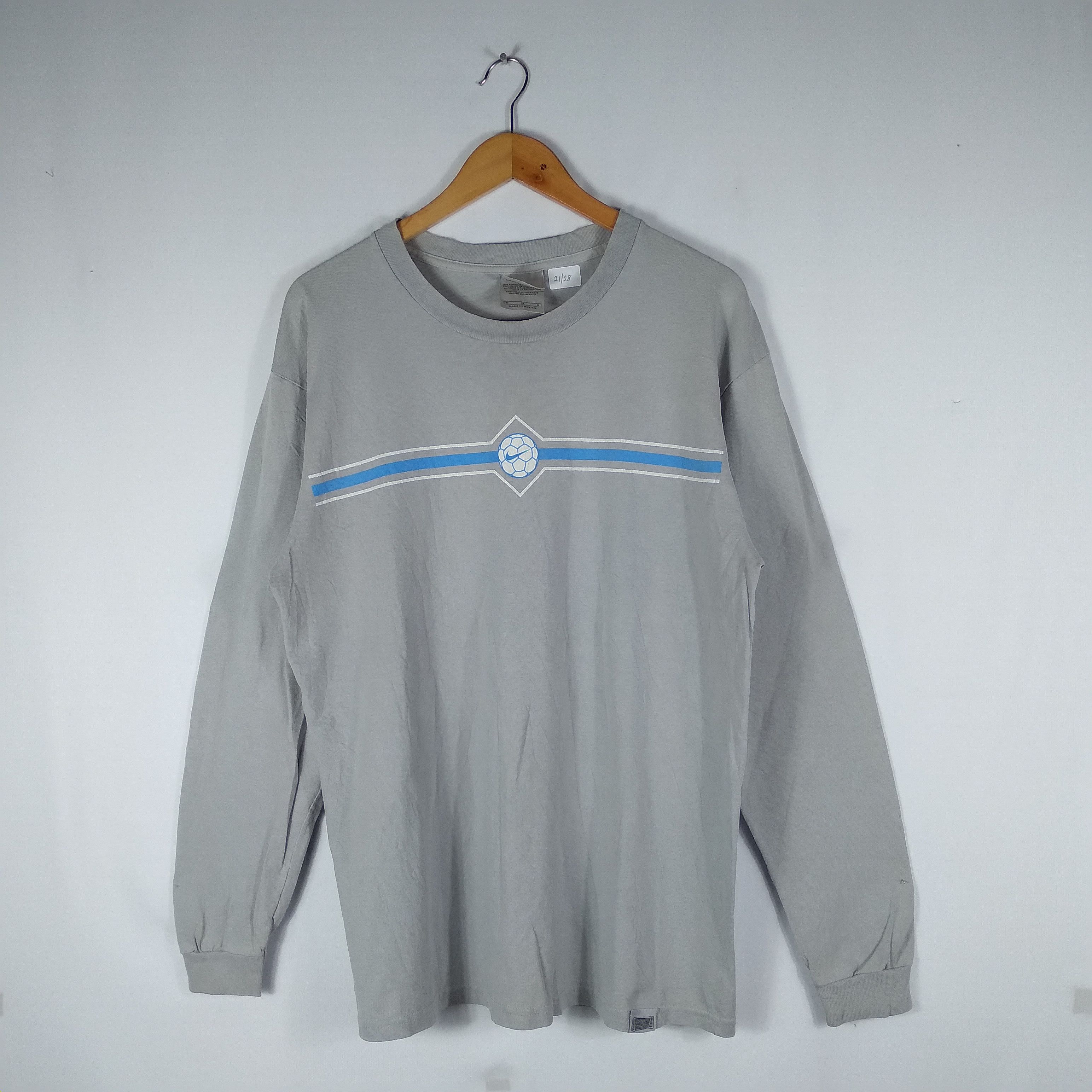 Nike × Vintage Vintage Nike Small Centre Swoosh In Football Style Stripes Size US L / EU 52-54 / 3 - 1 Thumbnail