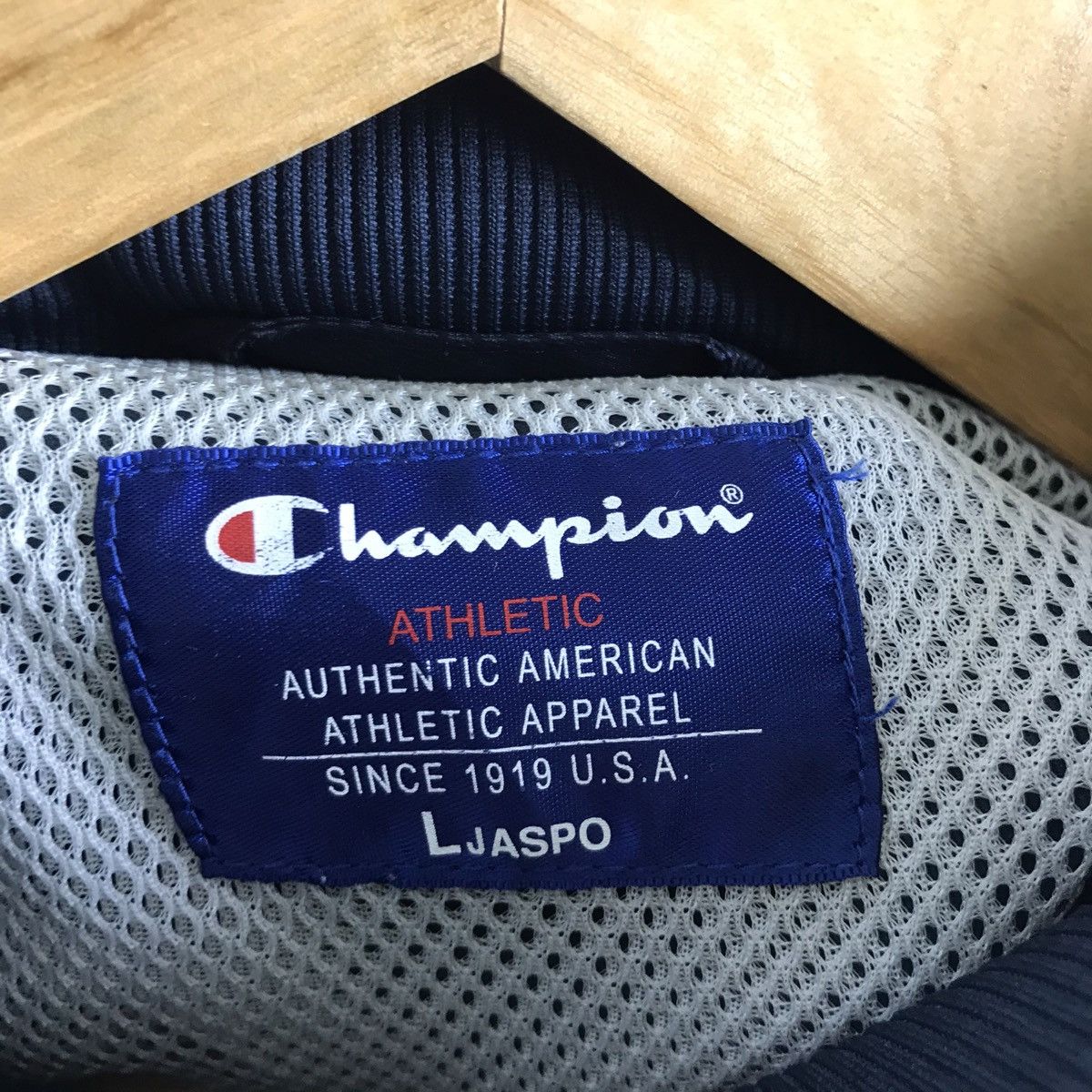 Champion Vintage 90s Champion Script Zipper Sweater Windbreaker Size US L / EU 52-54 / 3 - 7 Thumbnail