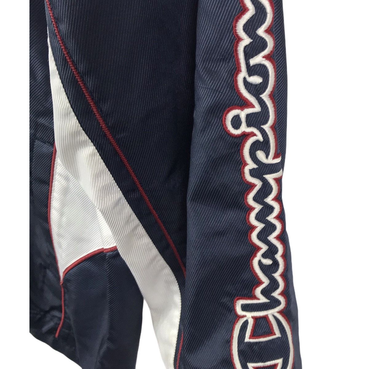 Champion Vintage 90s Champion Script Zipper Sweater Windbreaker Size US L / EU 52-54 / 3 - 5 Thumbnail