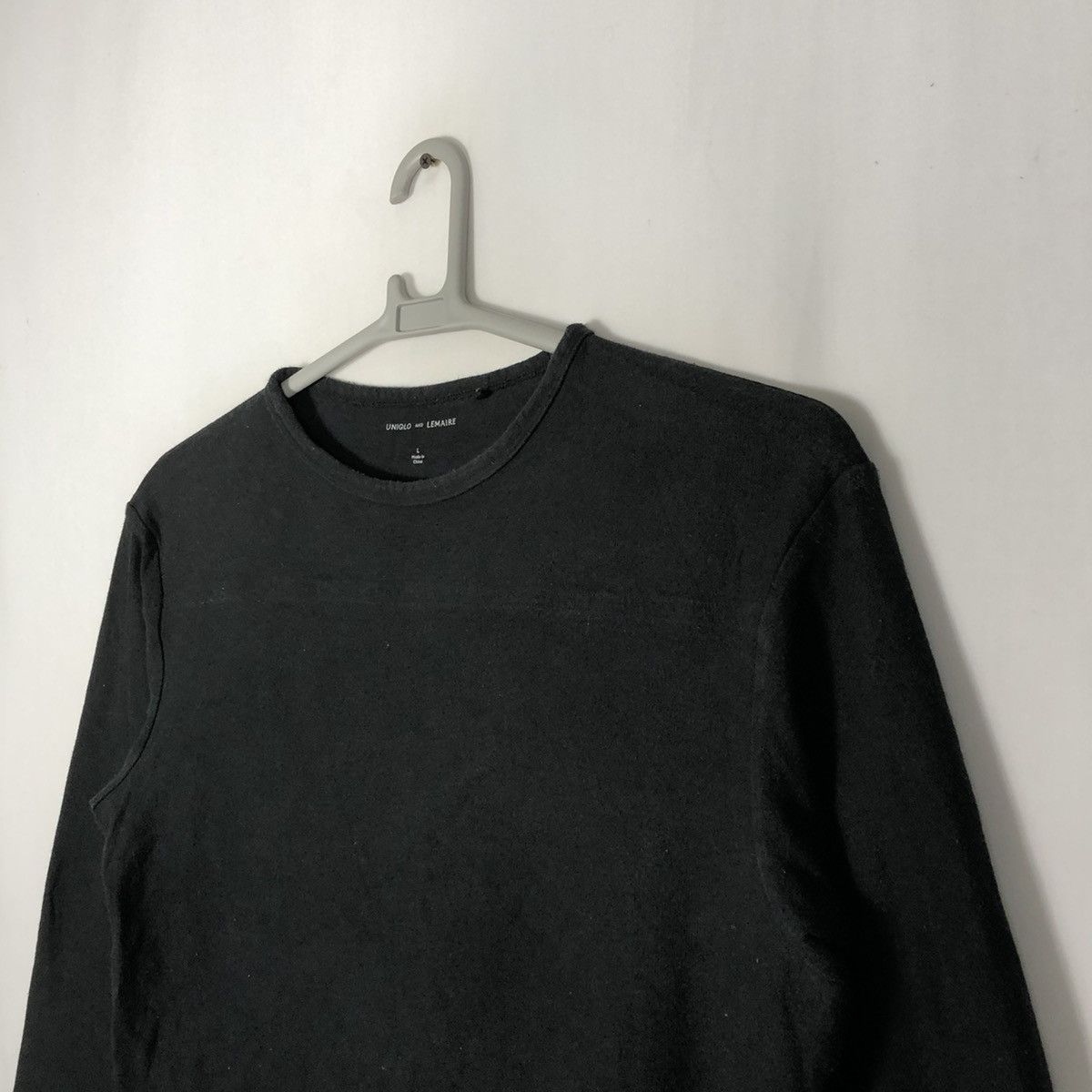 Japanese Brand × Lemaire × Uniqlo 🔥Rare🔥🇯🇵Uniqlo X Lemaire Collaboration Plain Longsleeves Tee Size US L / EU 52-54 / 3 - 5 Thumbnail