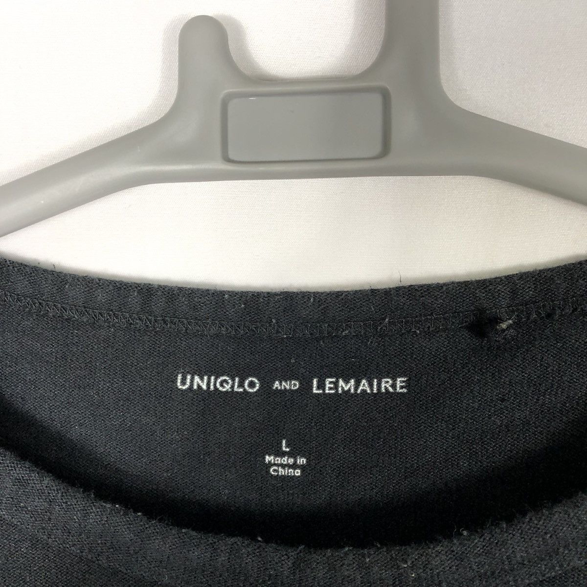 Japanese Brand × Lemaire × Uniqlo 🔥Rare🔥🇯🇵Uniqlo X Lemaire Collaboration Plain Longsleeves Tee Size US L / EU 52-54 / 3 - 10 Thumbnail