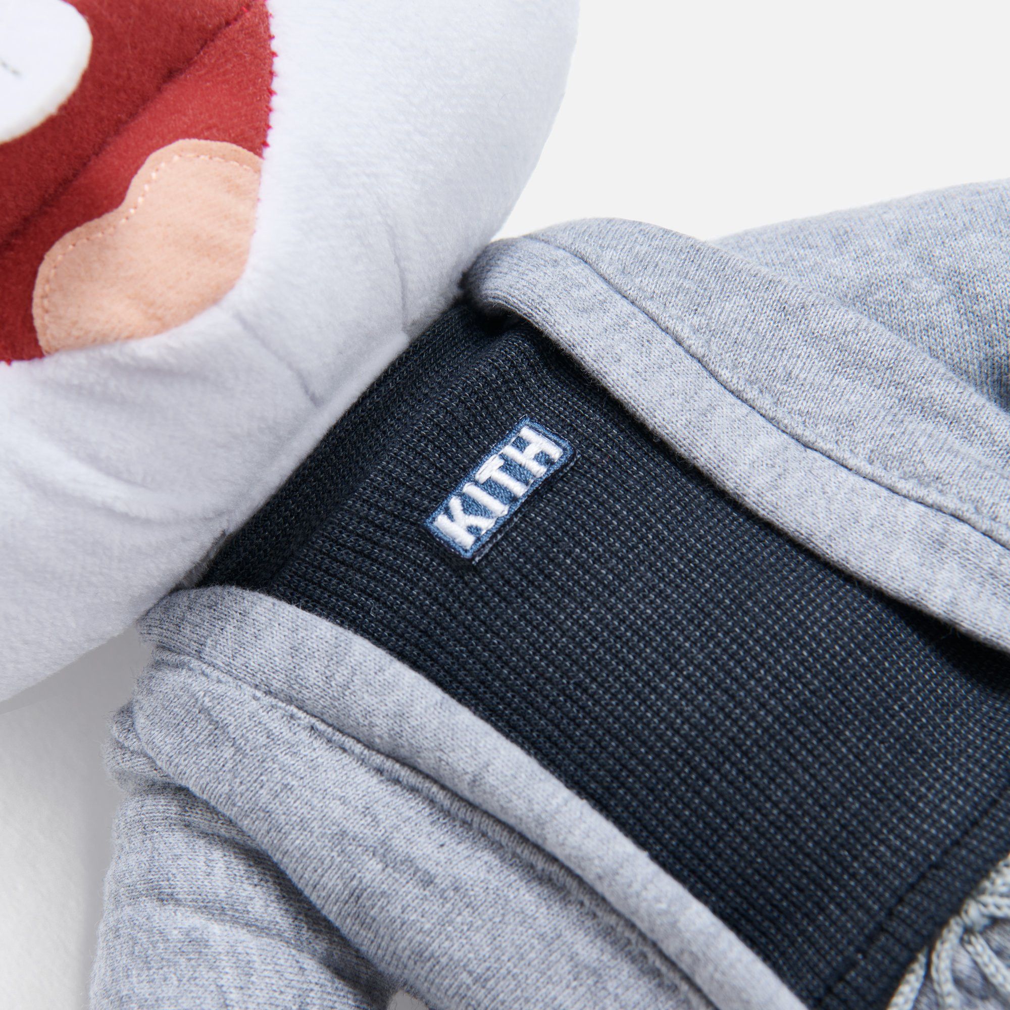 Cartoon Network × Kith Kith X Looney Tunes Bugs Bunny Plush Size ONE SIZE - 7 Thumbnail