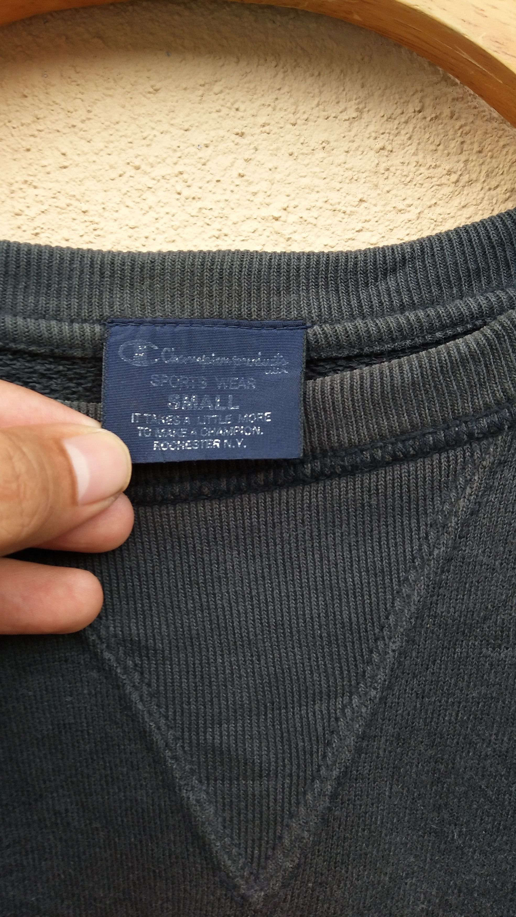 Champion Vintage Champion sweatshirt Reverse Weave small logo Size US M / EU 48-50 / 2 - 4 Thumbnail