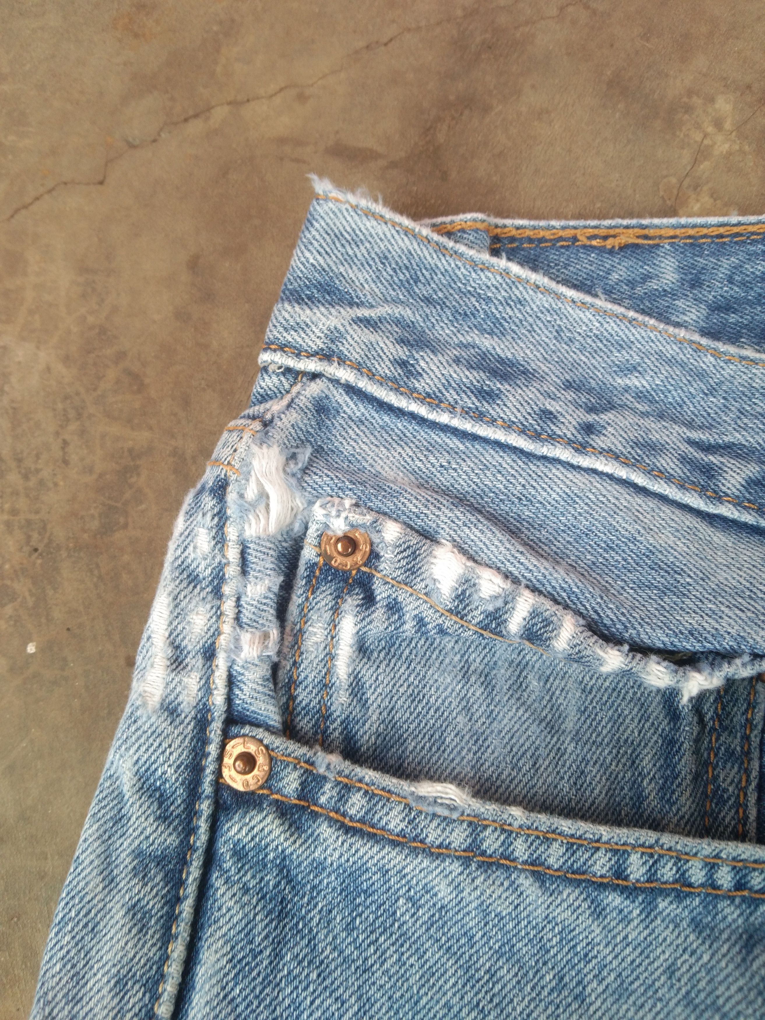 Levi's Vintage Levis 501 Straight Leg Distressed Jeans 34x32 Size US 34 / EU 50 - 11 Thumbnail