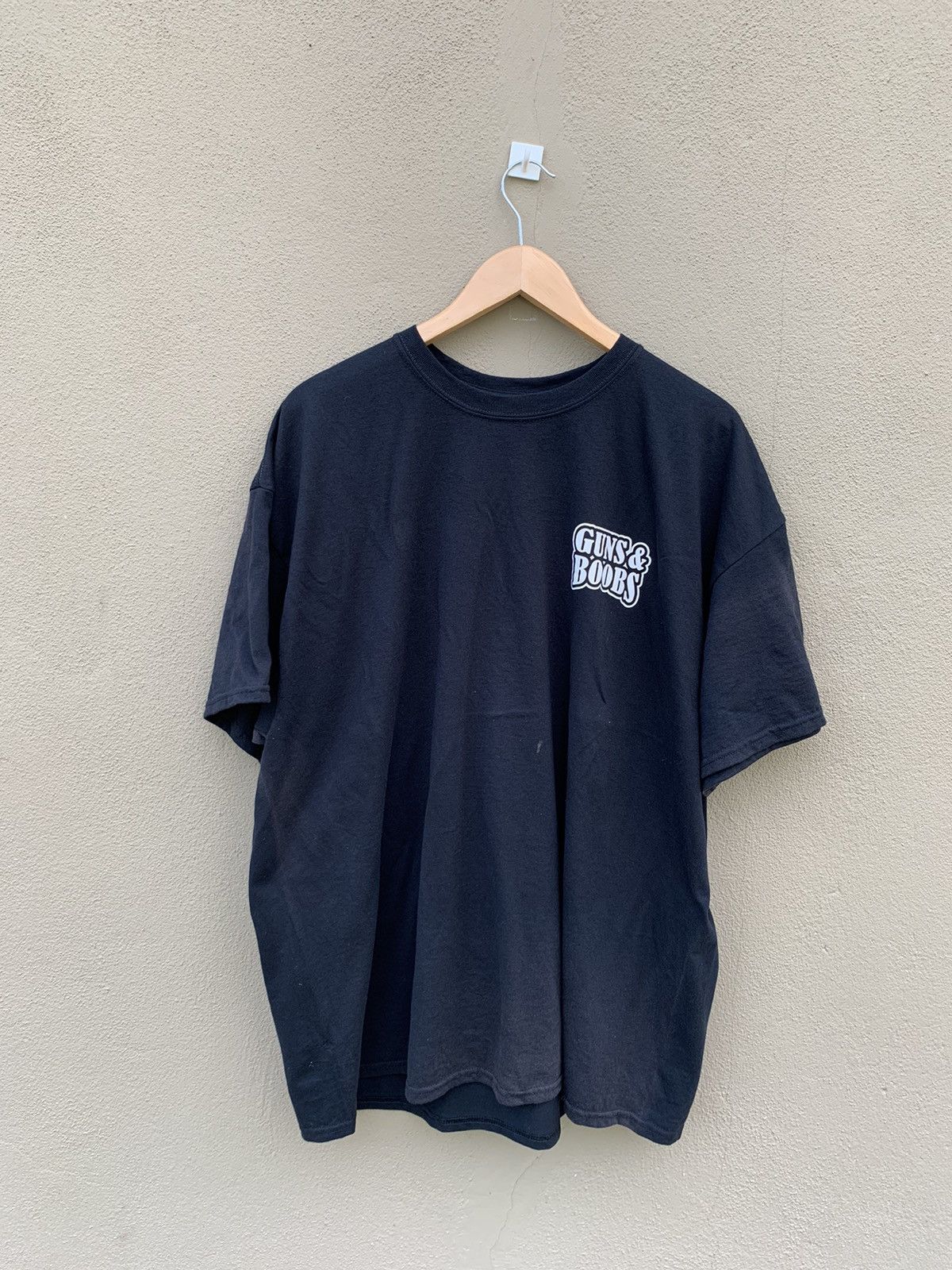 Vintage Thrashed Faded Guns and Boobs The Bigger The Better tee Size US XXL / EU 58 / 5 - 3 Thumbnail
