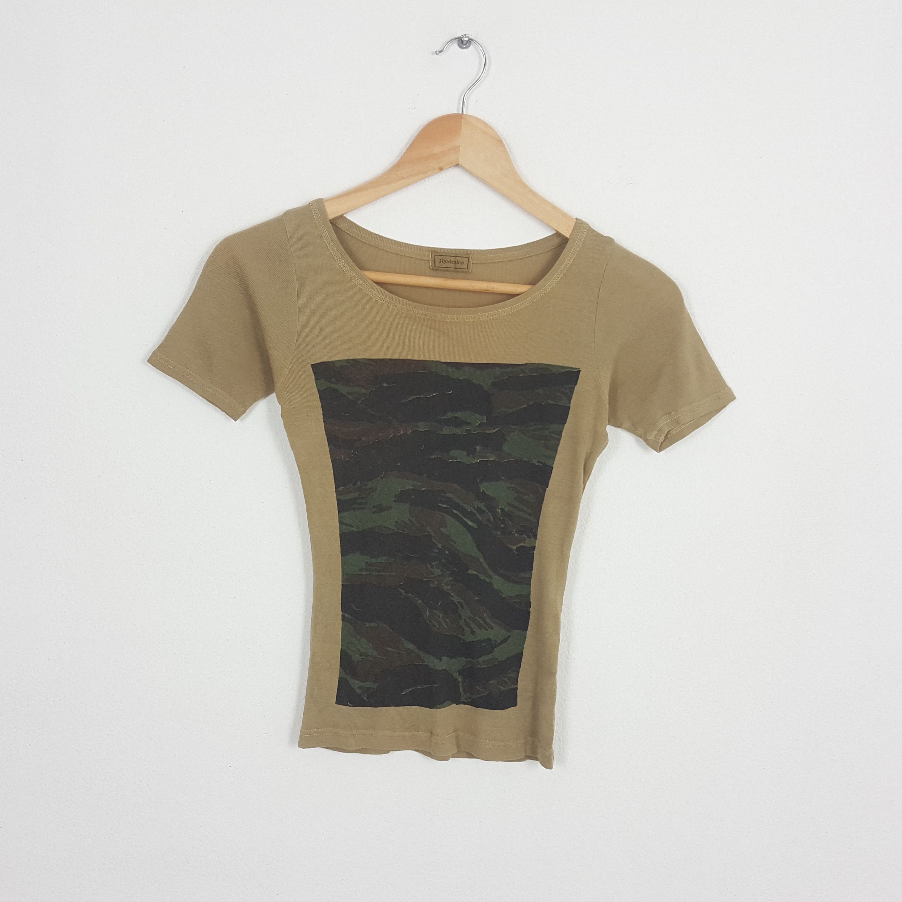Hysteric Glamour × Japanese Brand × Vintage Vintage HYSTERIC GLAMOUR Japanese Brand Camo Design T-Shirt Size XXS / US 00 / IT 34 - 1 Thumbnail