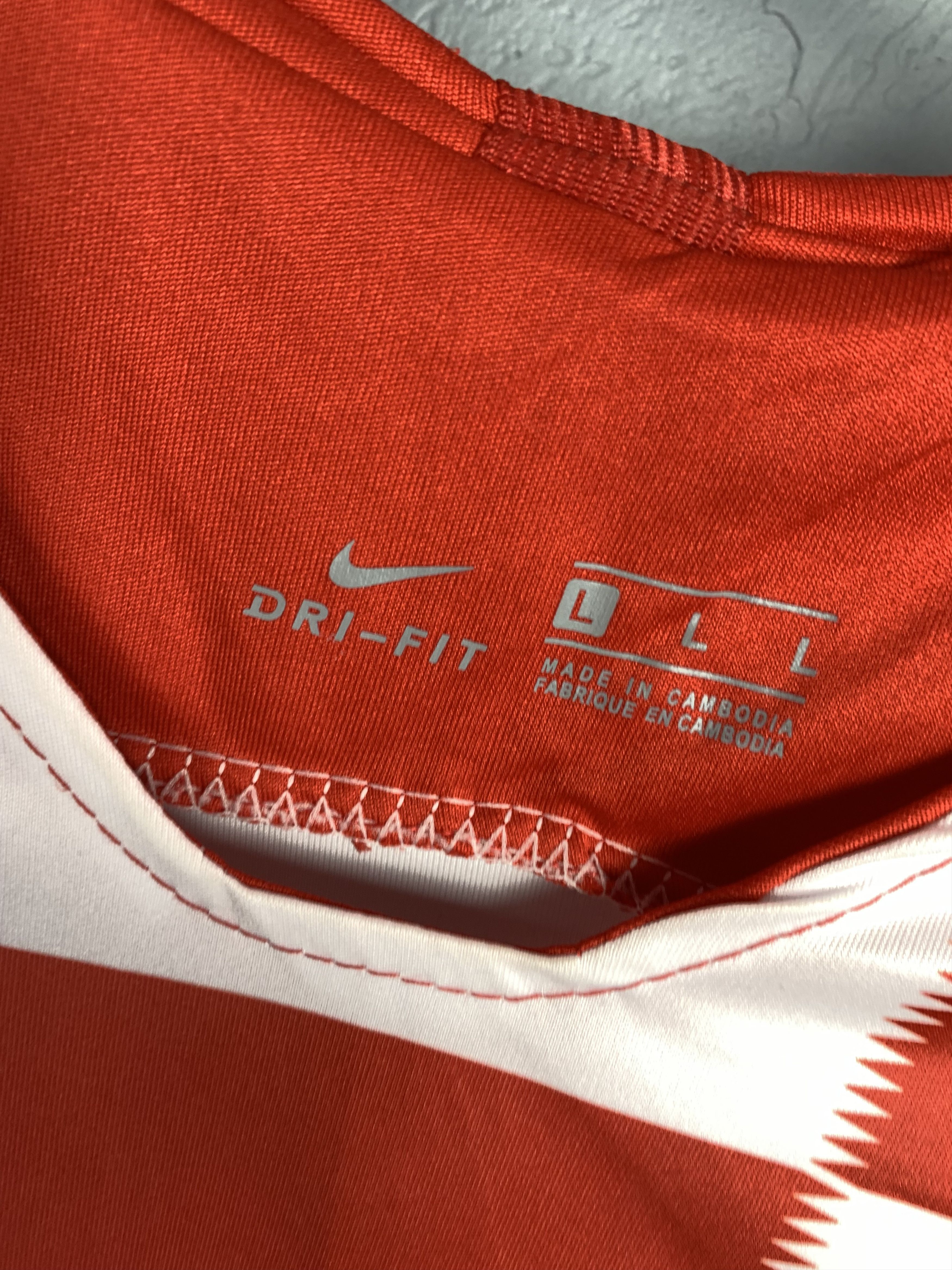 Nike × Vintage Bootleg Nike Croatia Rakitic Soccer / Football Jersey Tee Size US L / EU 52-54 / 3 - 3 Thumbnail