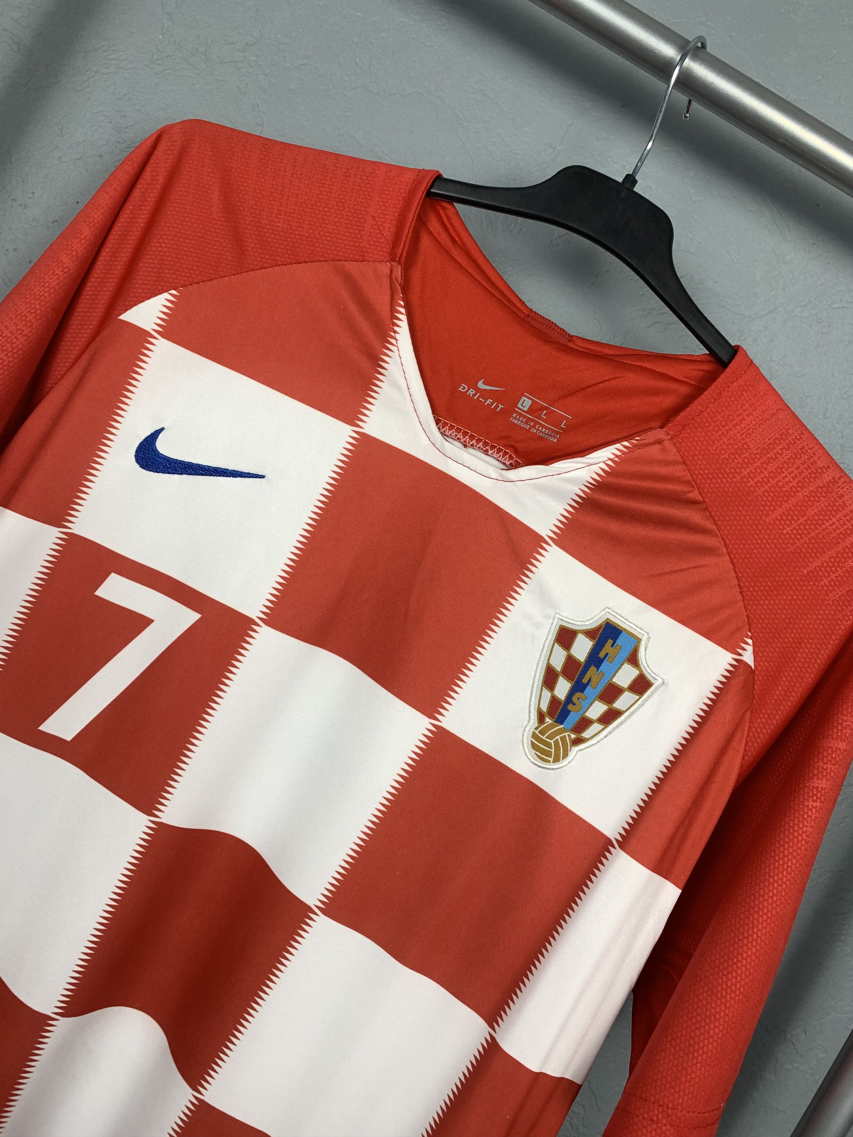 Nike × Vintage Bootleg Nike Croatia Rakitic Soccer / Football Jersey Tee Size US L / EU 52-54 / 3 - 2 Thumbnail