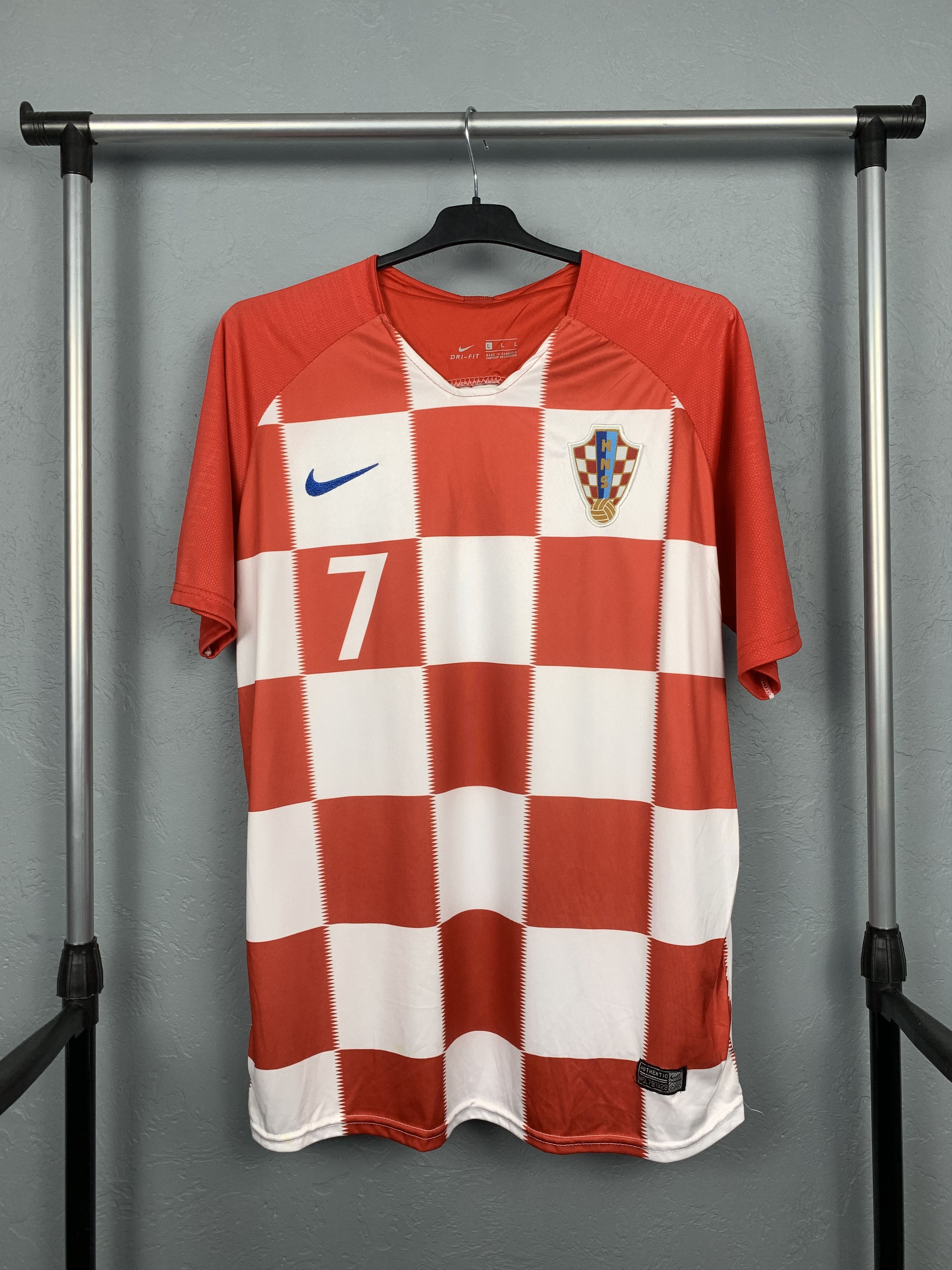 Nike × Vintage Bootleg Nike Croatia Rakitic Soccer / Football Jersey Tee Size US L / EU 52-54 / 3 - 1 Thumbnail