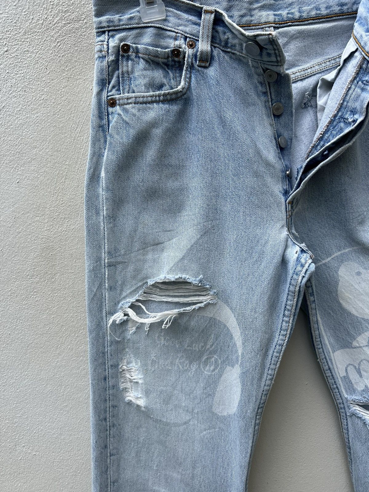 Levi's Vintage 1995 Levi’s 501 Rips Fade Light Blue Denim Jeans Size US 30 / EU 46 - 8 Thumbnail