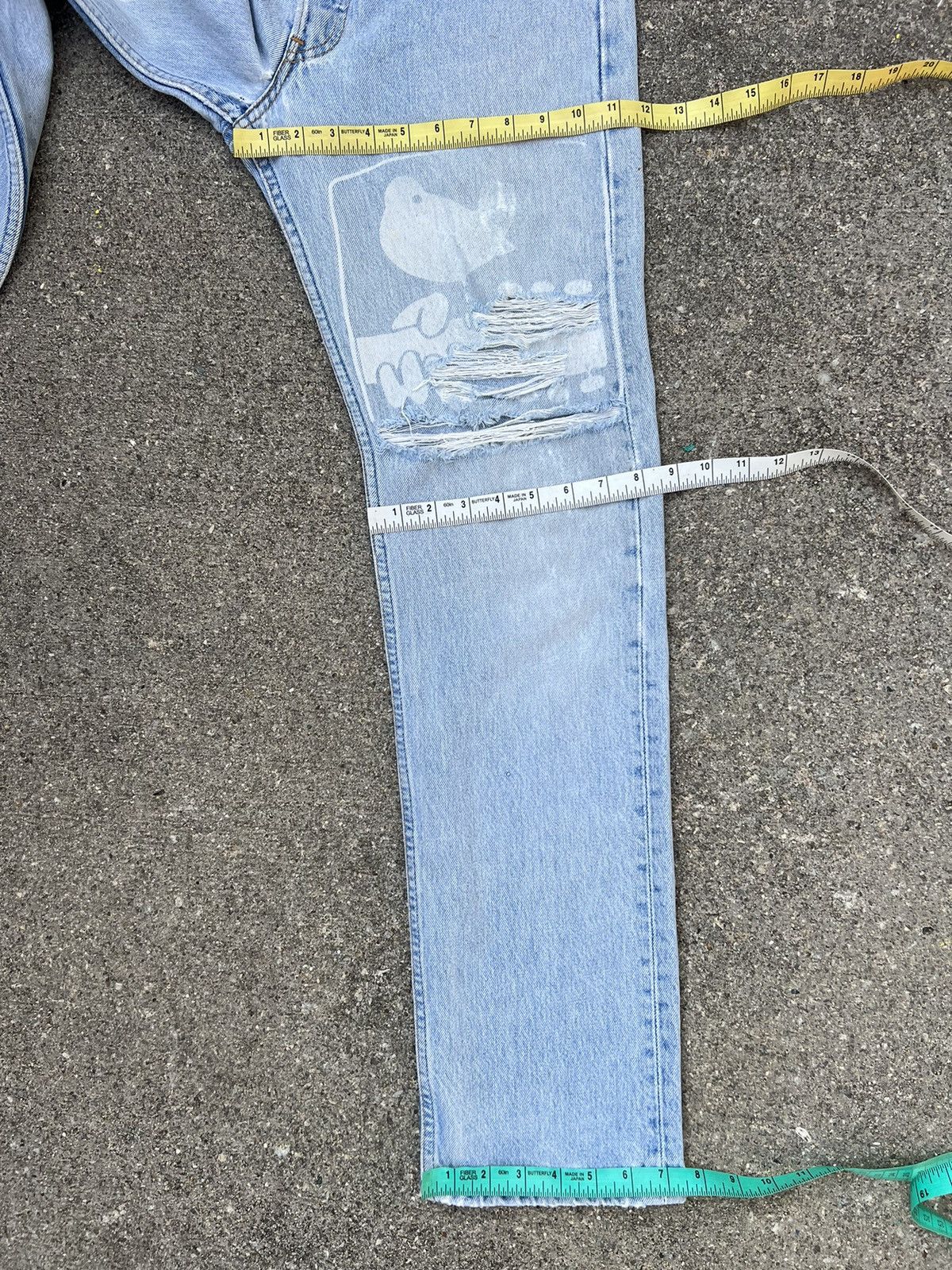 Levi's Vintage 1995 Levi’s 501 Rips Fade Light Blue Denim Jeans Size US 30 / EU 46 - 3 Thumbnail