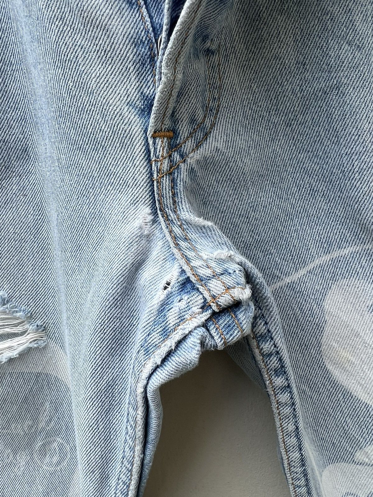 Levi's Vintage 1995 Levi’s 501 Rips Fade Light Blue Denim Jeans Size US 30 / EU 46 - 11 Thumbnail