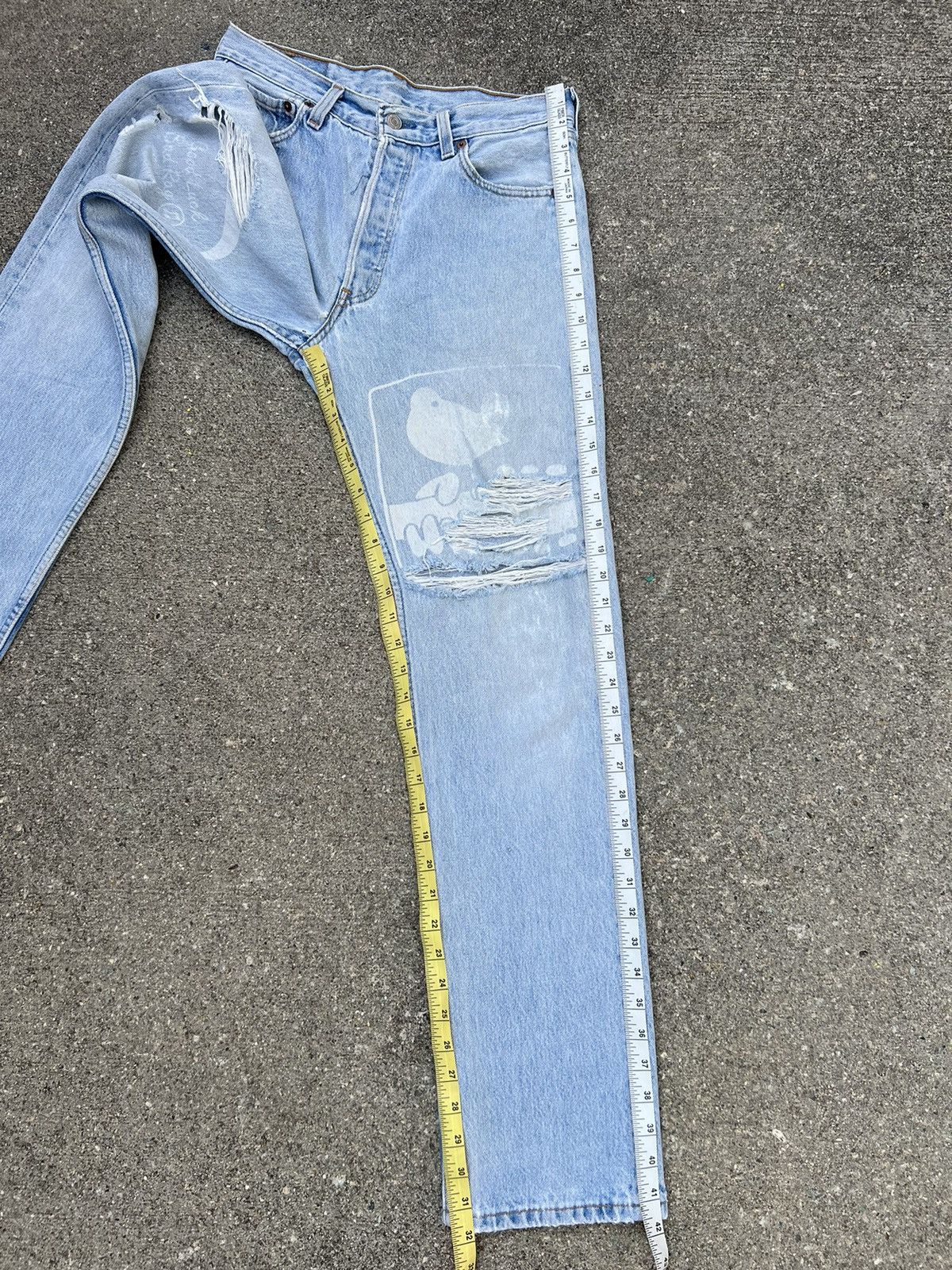 Levi's Vintage 1995 Levi’s 501 Rips Fade Light Blue Denim Jeans Size US 30 / EU 46 - 4 Thumbnail