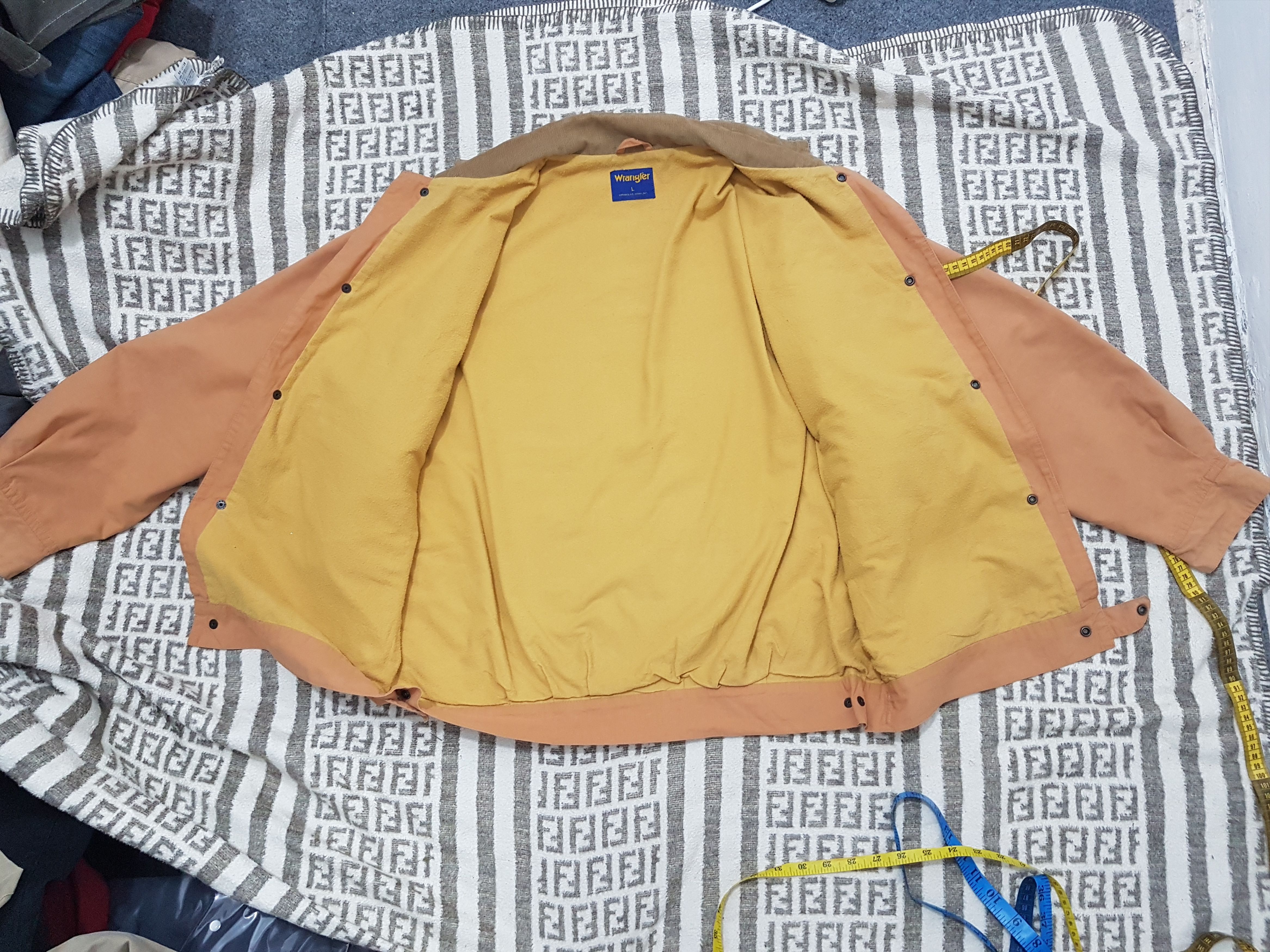 Vintage Fit M to L, Vintage Wrangler Japan Hunting Tactical Jacket Size US M / EU 48-50 / 2 - 10 Thumbnail