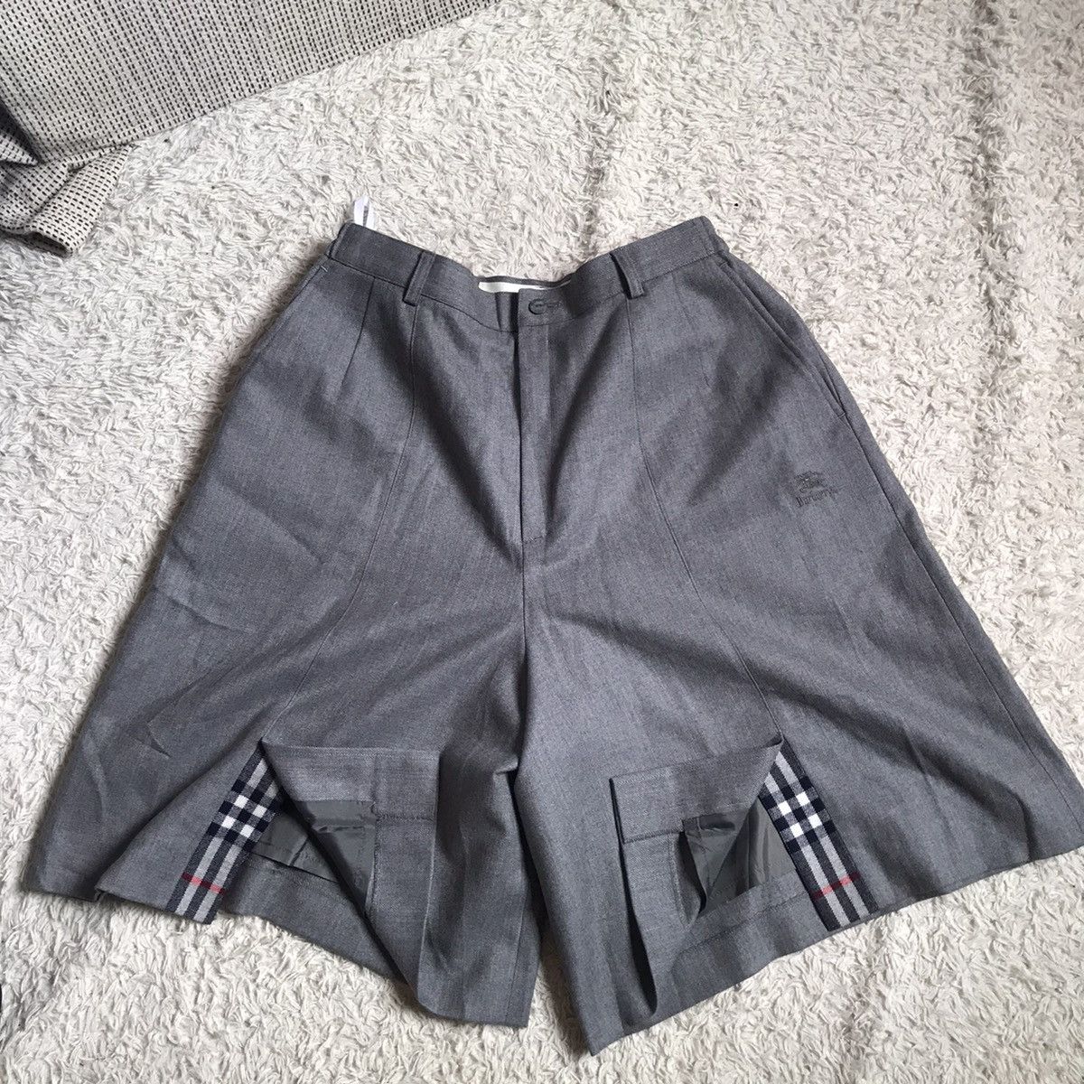 Burberry × Vintage ‼️VINTAGE BURBERRY GOLF SHORTPANT WOOL BAGGY STYLE ‼️ Size US 28 / EU 44 - 1 Thumbnail
